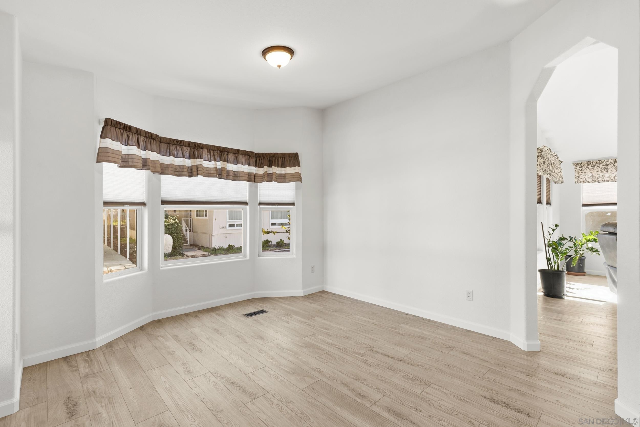 Detail Gallery Image 7 of 13 For 13314  Buena Vista St  #71,  Poway,  CA 92064 - 3 Beds | 2 Baths