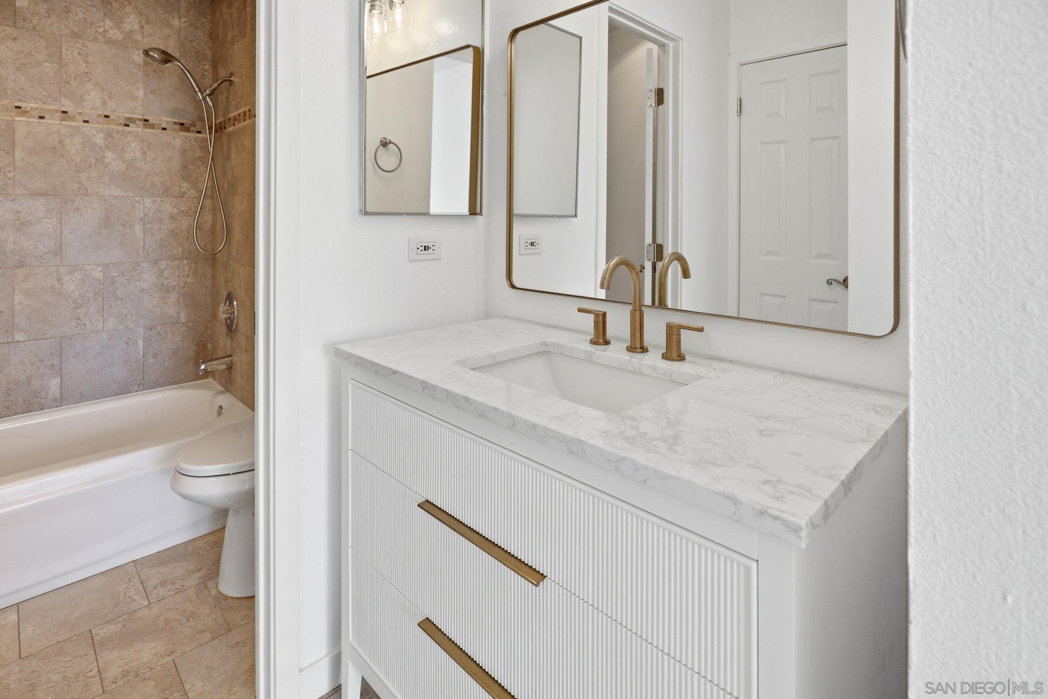 Detail Gallery Image 16 of 22 For 3262  Ashford St  #F,  San Diego,  CA 92111 - 2 Beds | 1/1 Baths