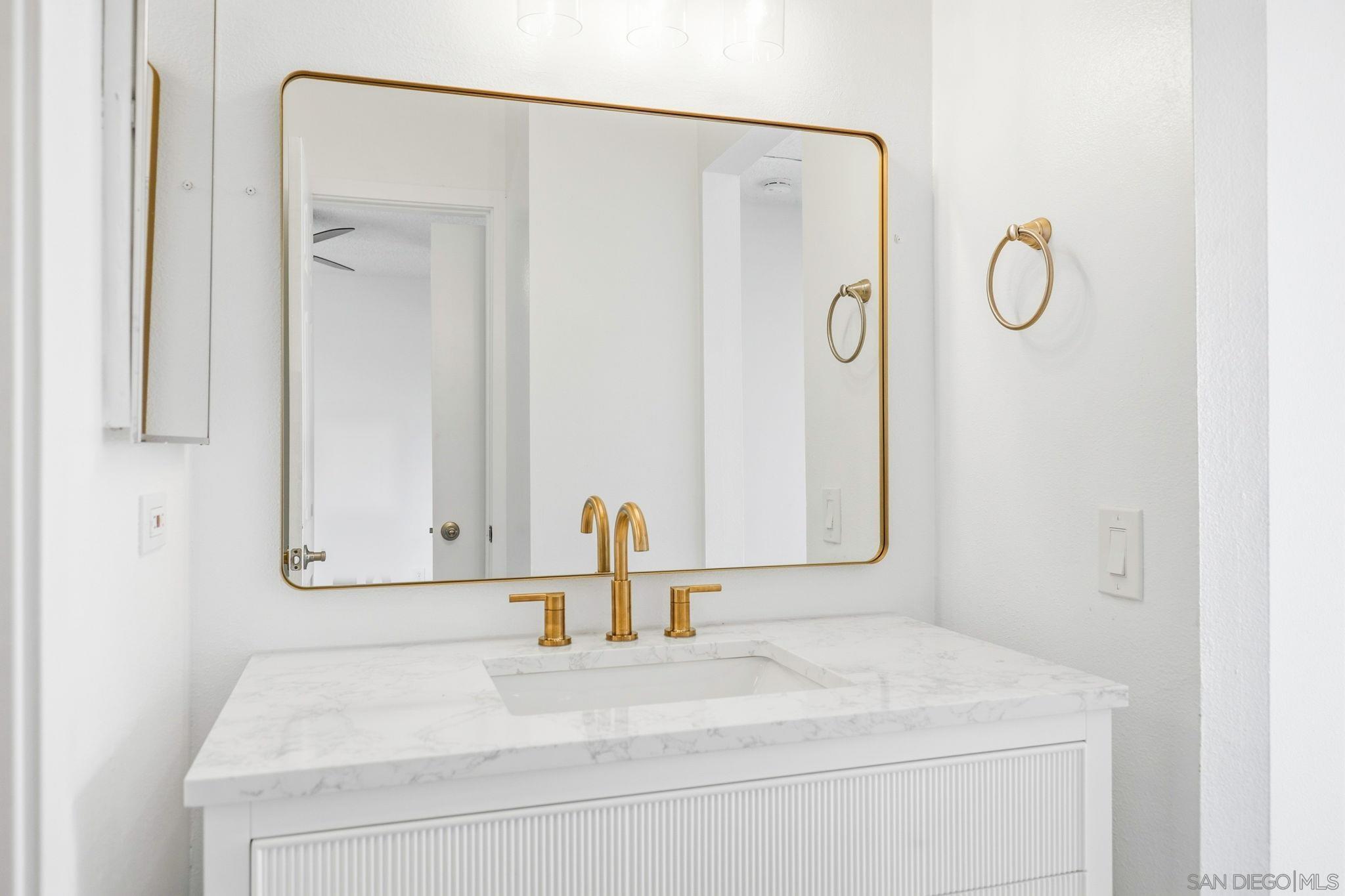 Detail Gallery Image 17 of 22 For 3262  Ashford St  #F,  San Diego,  CA 92111 - 2 Beds | 1/1 Baths