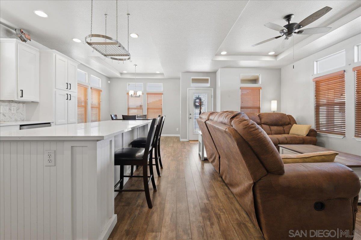 Detail Gallery Image 4 of 29 For 1951  47th St.  #182,  San Diego,  CA 92102 - 3 Beds | 2 Baths