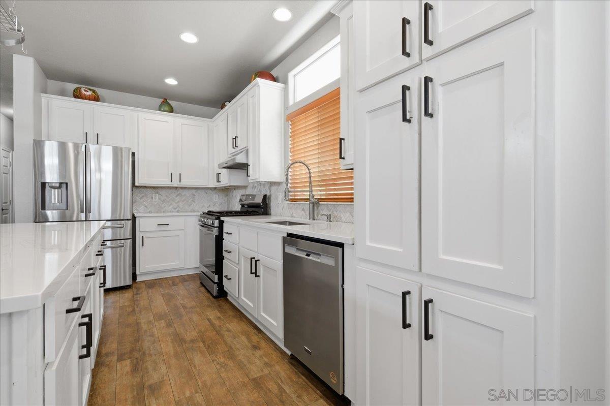 Detail Gallery Image 5 of 29 For 1951  47th St.  #182,  San Diego,  CA 92102 - 3 Beds | 2 Baths