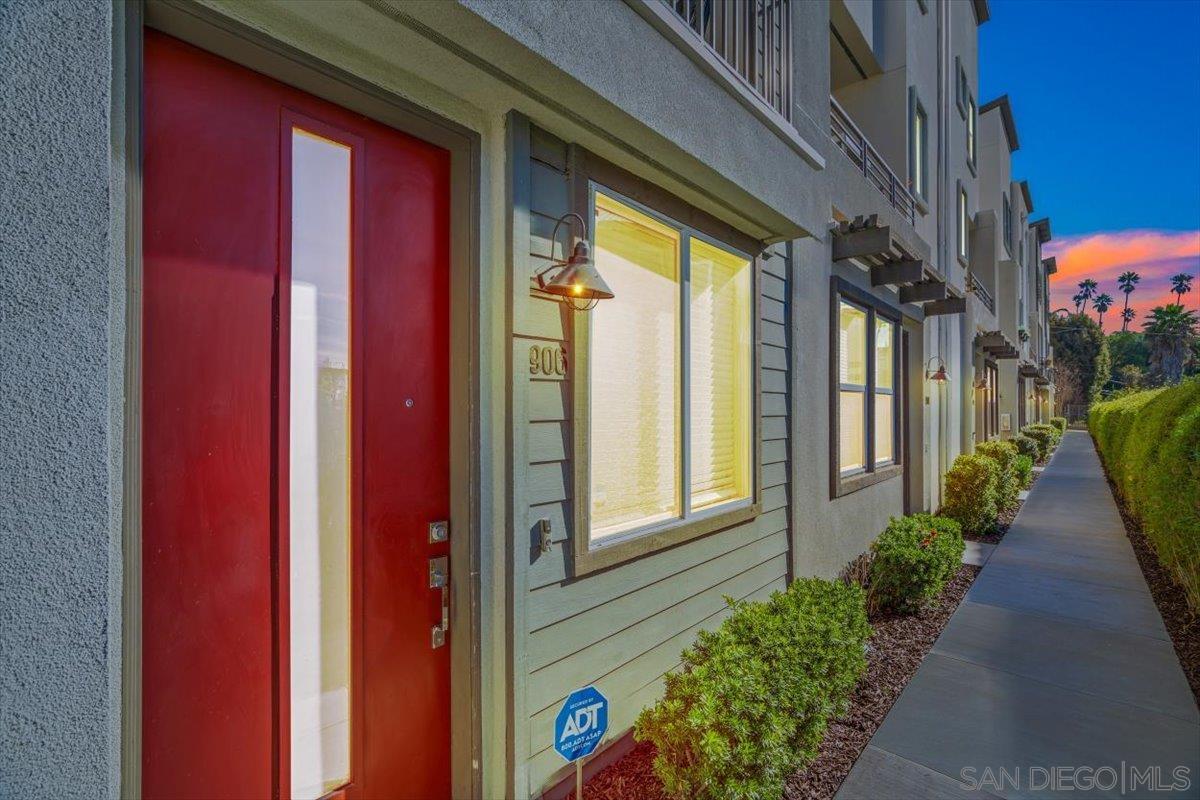 Detail Gallery Image 2 of 38 For 2548 S Escondido Blvd  #906,  Escondido,  CA 92025 - 3 Beds | 2/2 Baths