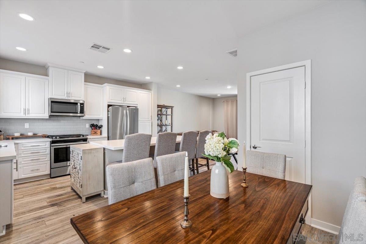 Detail Gallery Image 11 of 38 For 2548 S Escondido Blvd  #906,  Escondido,  CA 92025 - 3 Beds | 2/2 Baths