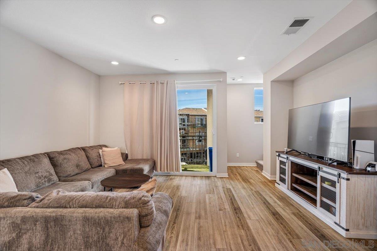 Detail Gallery Image 18 of 38 For 2548 S Escondido Blvd  #906,  Escondido,  CA 92025 - 3 Beds | 2/2 Baths