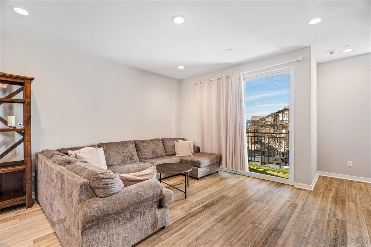 Detail Gallery Image 19 of 38 For 2548 S Escondido Blvd  #906,  Escondido,  CA 92025 - 3 Beds | 2/2 Baths