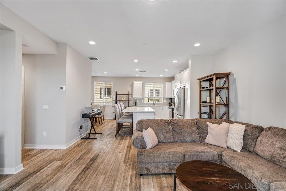 Detail Gallery Image 21 of 38 For 2548 S Escondido Blvd  #906,  Escondido,  CA 92025 - 3 Beds | 2/2 Baths