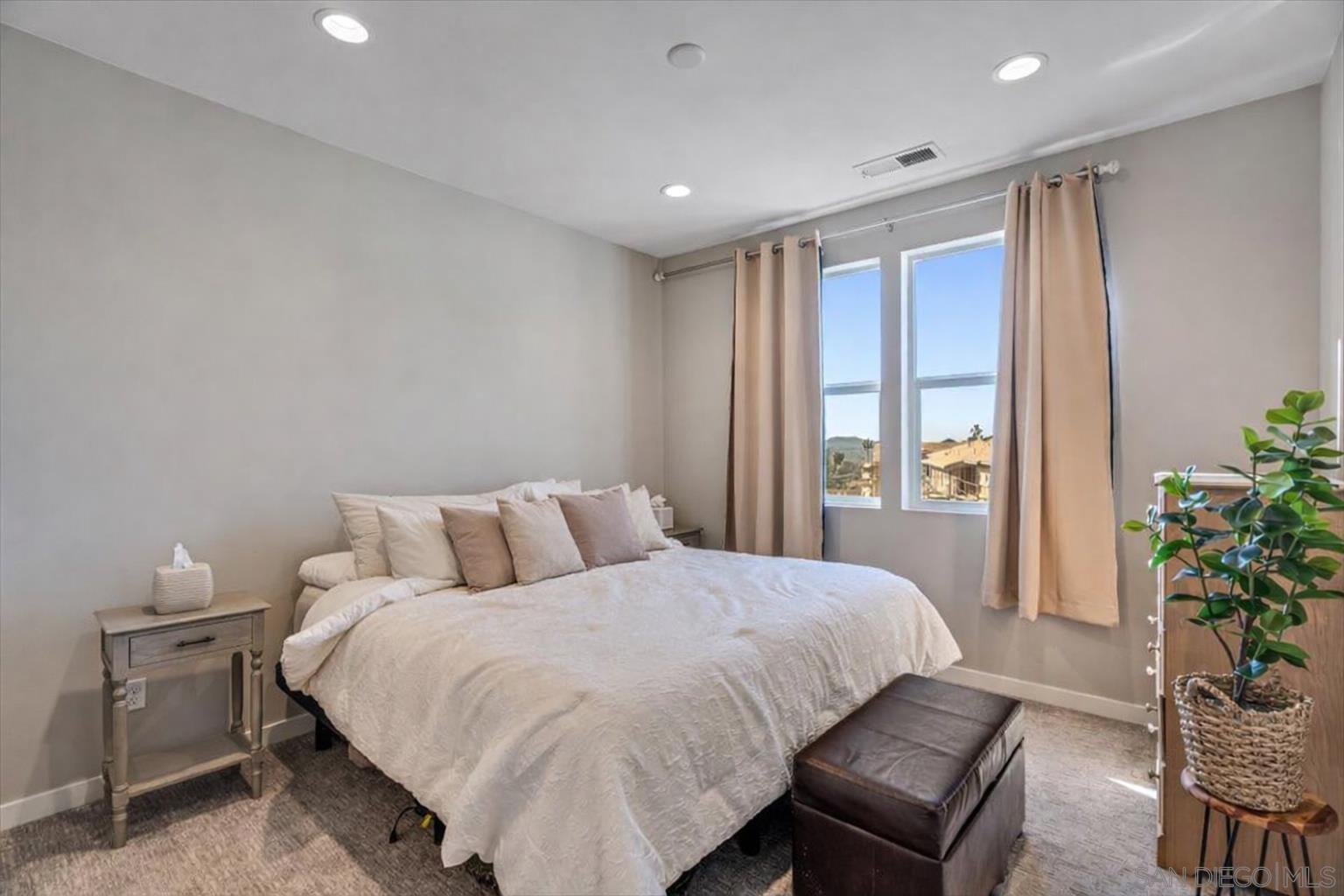 Detail Gallery Image 25 of 38 For 2548 S Escondido Blvd  #906,  Escondido,  CA 92025 - 3 Beds | 2/2 Baths