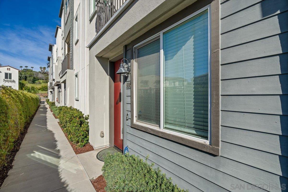 Detail Gallery Image 4 of 38 For 2548 S Escondido Blvd  #906,  Escondido,  CA 92025 - 3 Beds | 2/2 Baths
