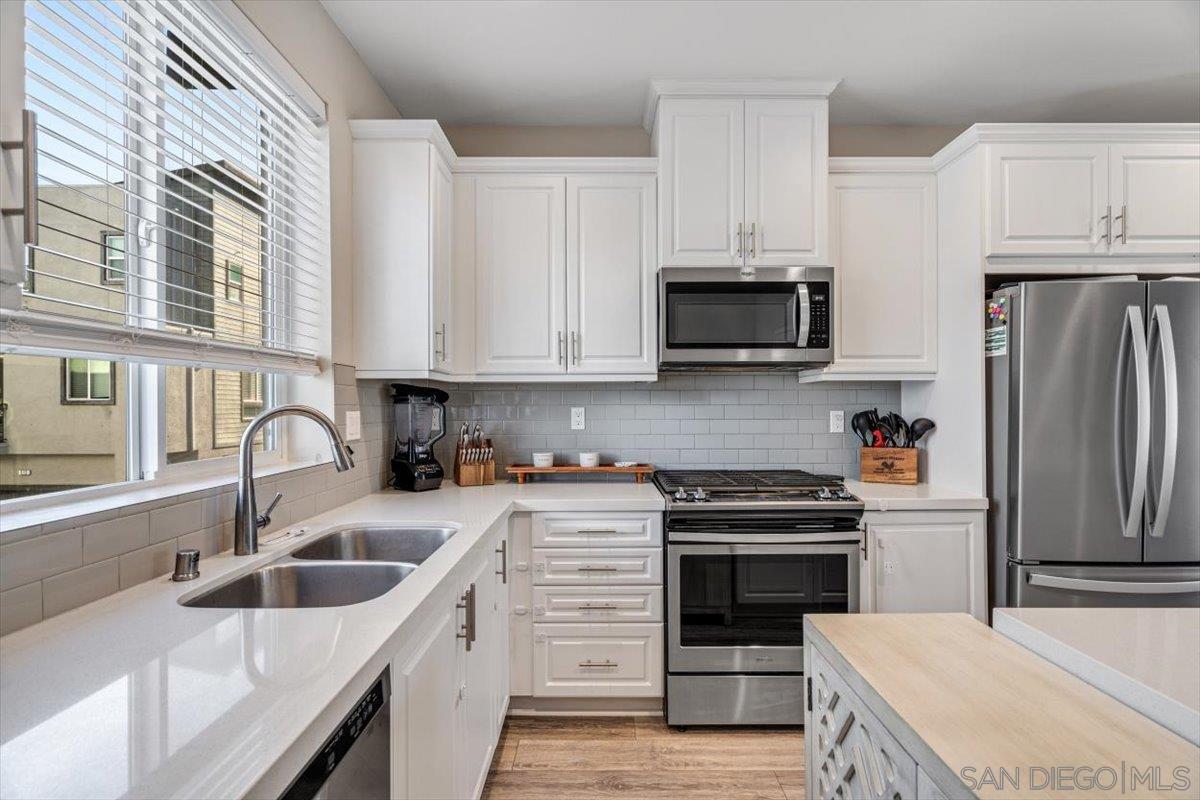 Detail Gallery Image 5 of 38 For 2548 S Escondido Blvd  #906,  Escondido,  CA 92025 - 3 Beds | 2/2 Baths