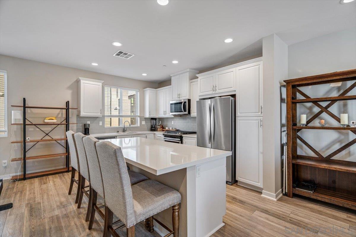 Detail Gallery Image 8 of 38 For 2548 S Escondido Blvd  #906,  Escondido,  CA 92025 - 3 Beds | 2/2 Baths