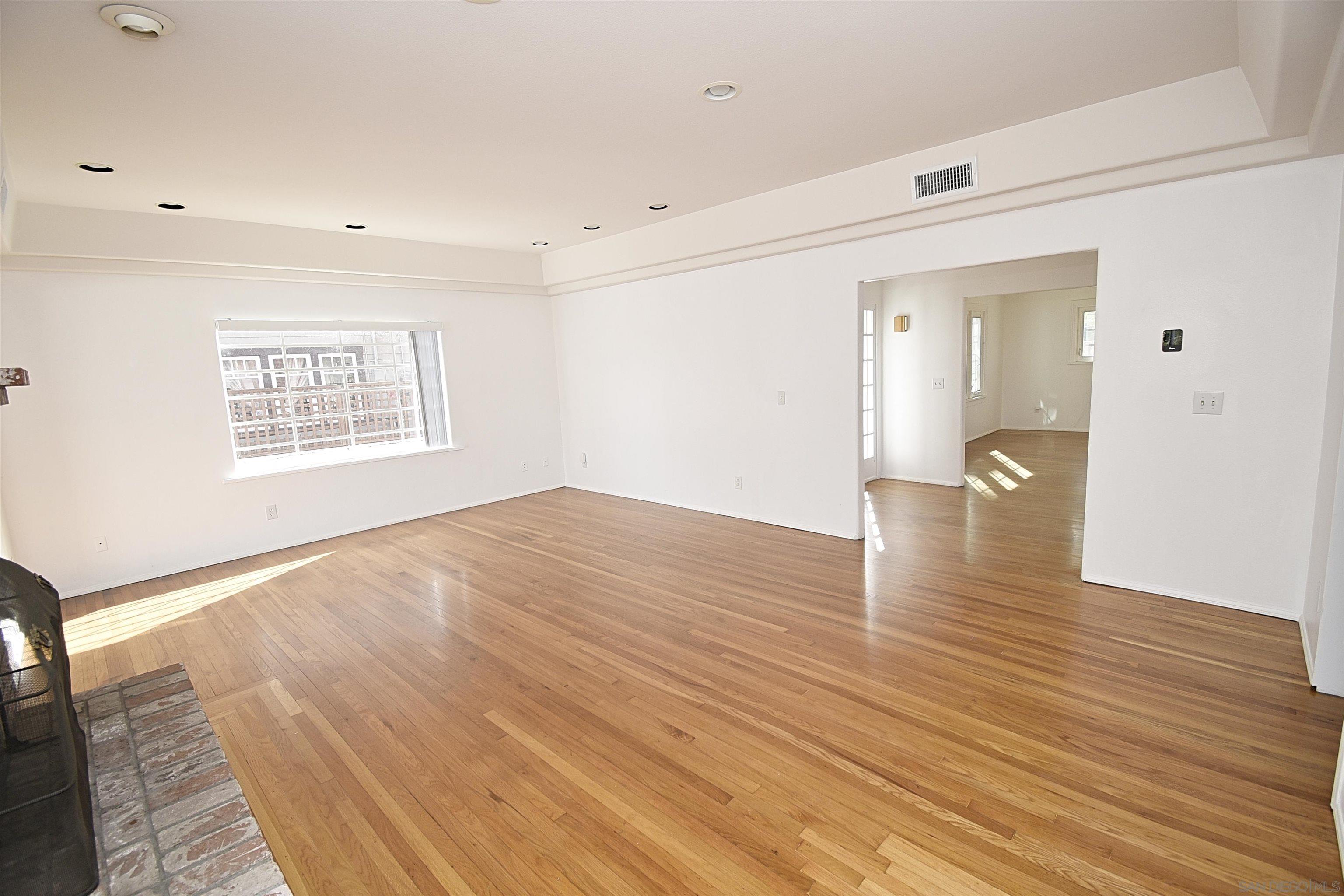 Detail Gallery Image 5 of 73 For 4778  Panorama Drive, San Diego,  CA 92116 - 6 Beds | 2 Baths