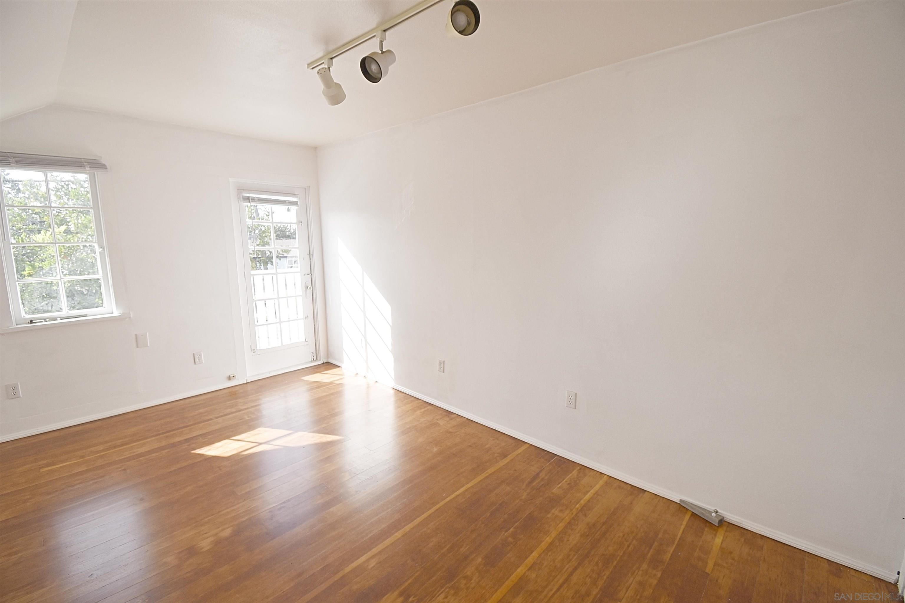 Detail Gallery Image 44 of 73 For 4778  Panorama Drive, San Diego,  CA 92116 - 6 Beds | 2 Baths