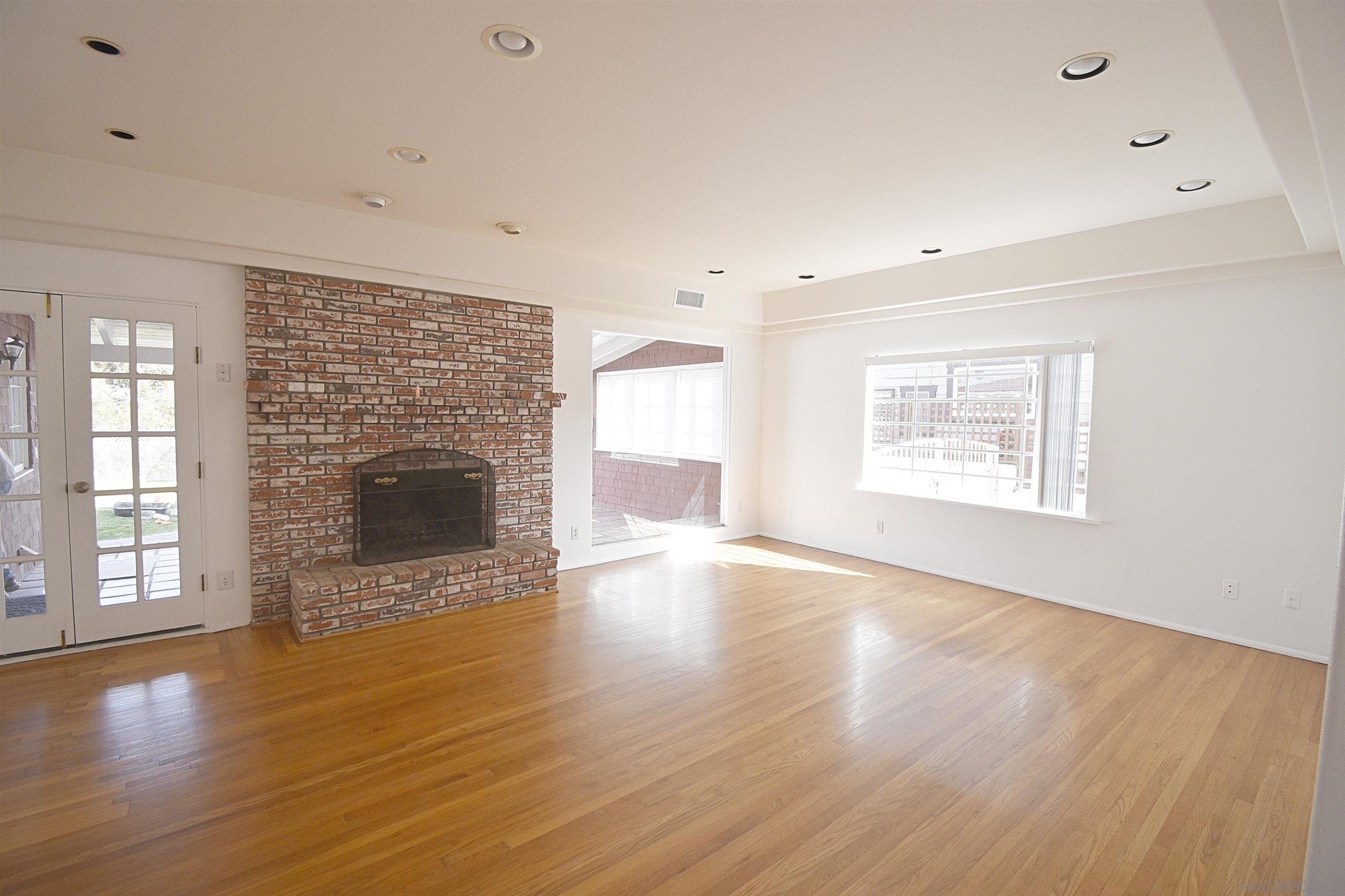 Detail Gallery Image 6 of 73 For 4778  Panorama Drive, San Diego,  CA 92116 - 6 Beds | 2 Baths