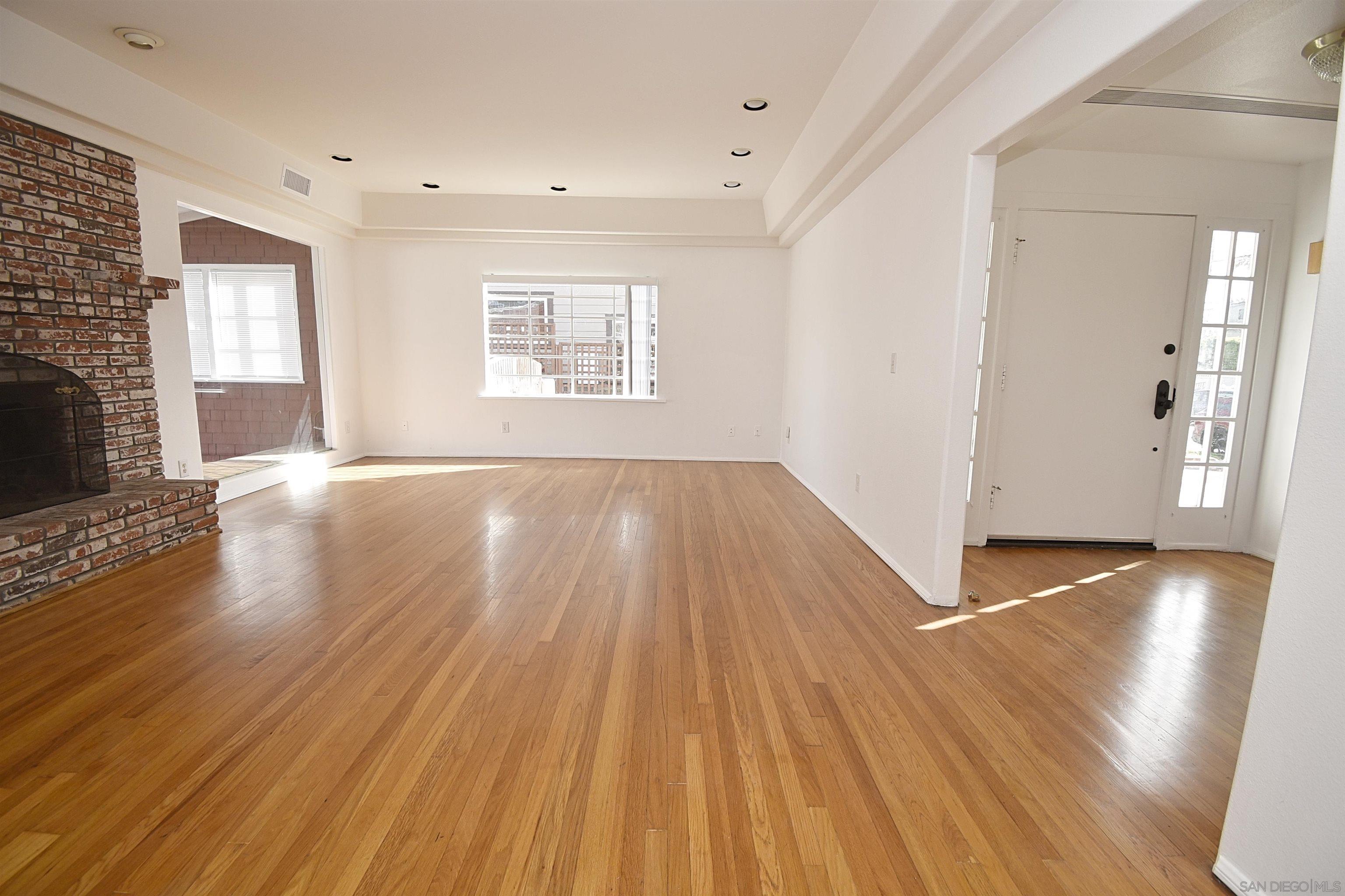 Detail Gallery Image 8 of 73 For 4778  Panorama Drive, San Diego,  CA 92116 - 6 Beds | 2 Baths