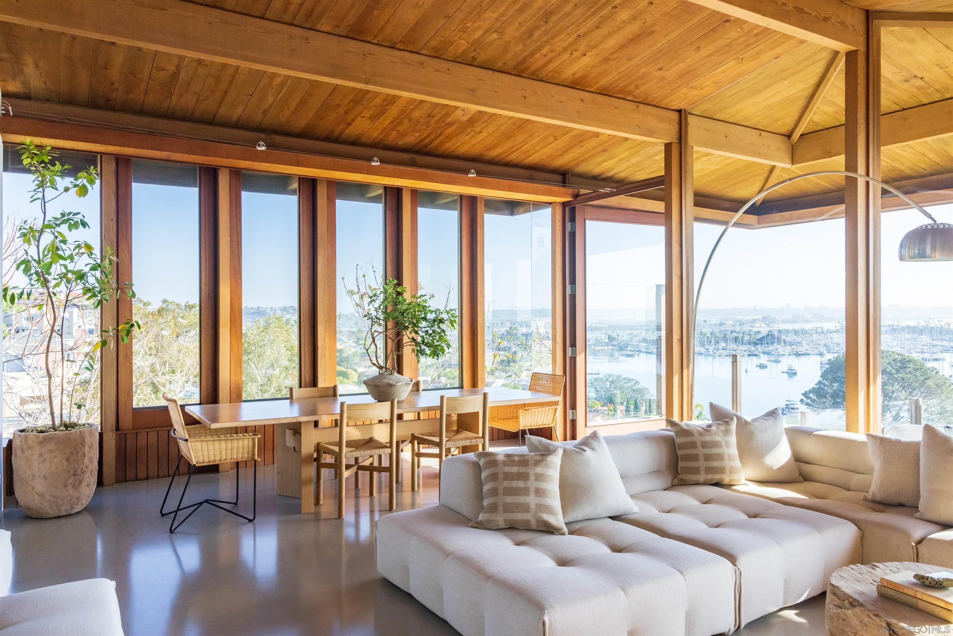 Detail Gallery Image 14 of 29 For 3016  Rogers Street, San Diego,  CA 92106 - 3 Beds | 3/1 Baths