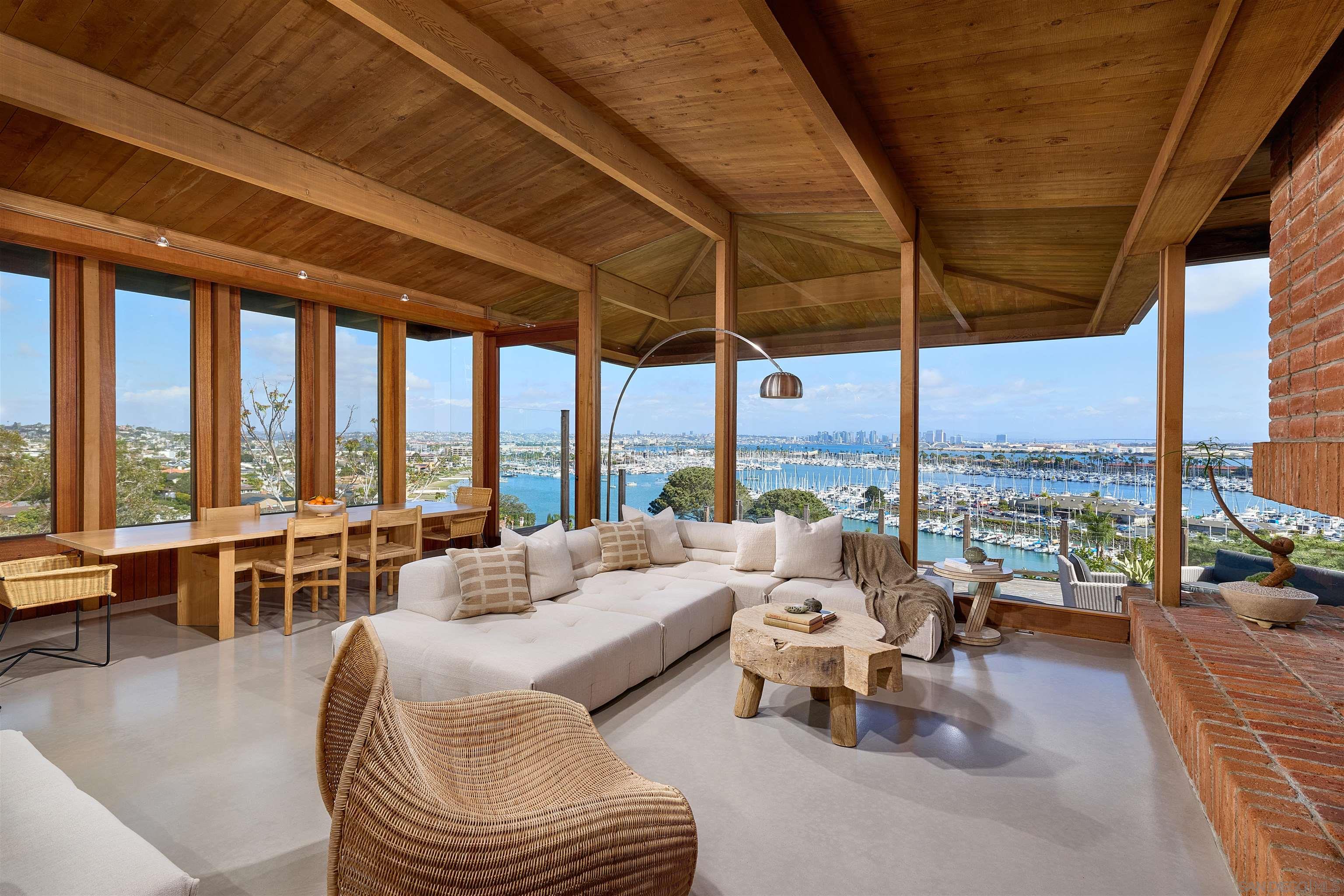 Detail Gallery Image 5 of 29 For 3016  Rogers Street, San Diego,  CA 92106 - 3 Beds | 3/1 Baths