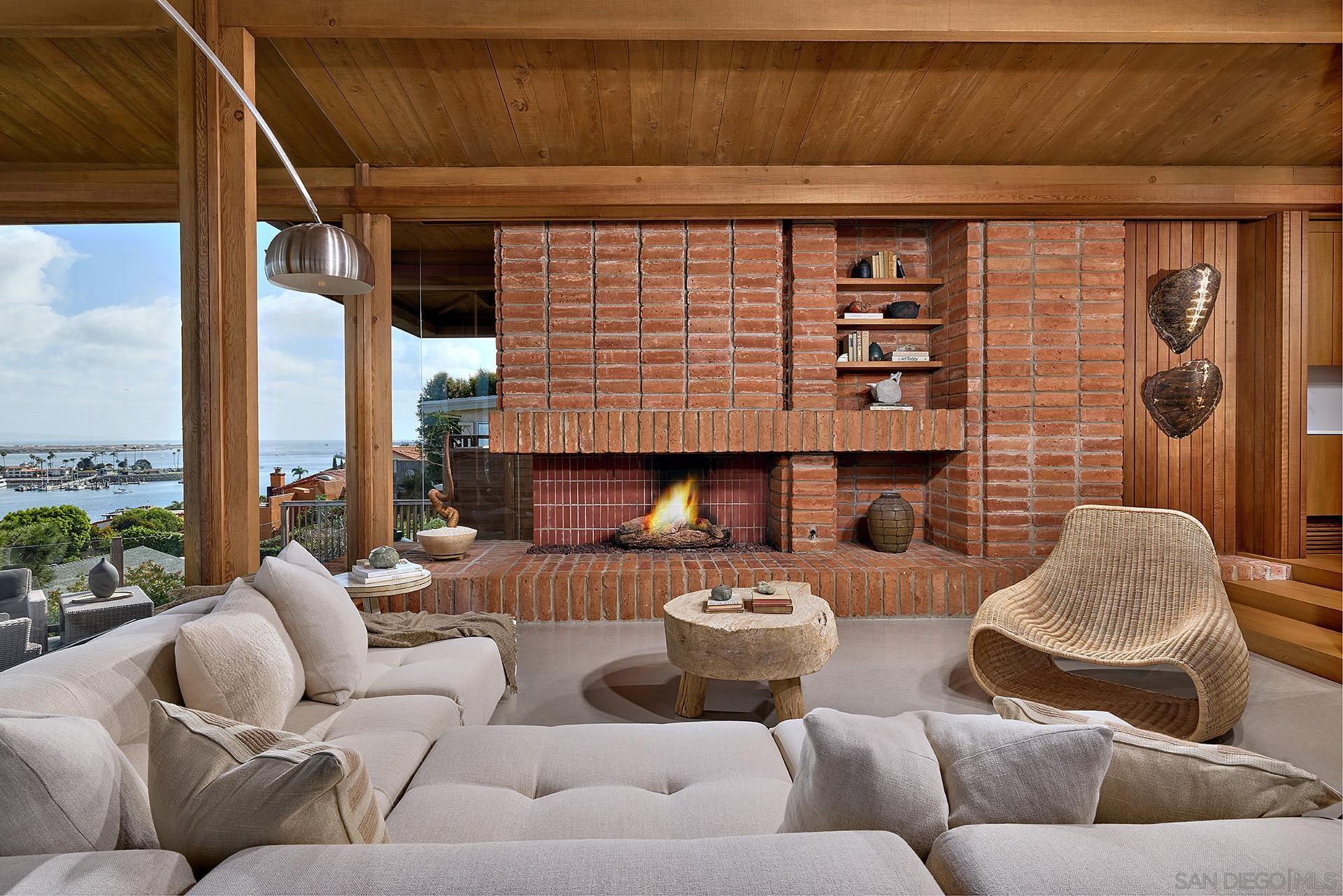 Detail Gallery Image 6 of 29 For 3016  Rogers Street, San Diego,  CA 92106 - 3 Beds | 3/1 Baths