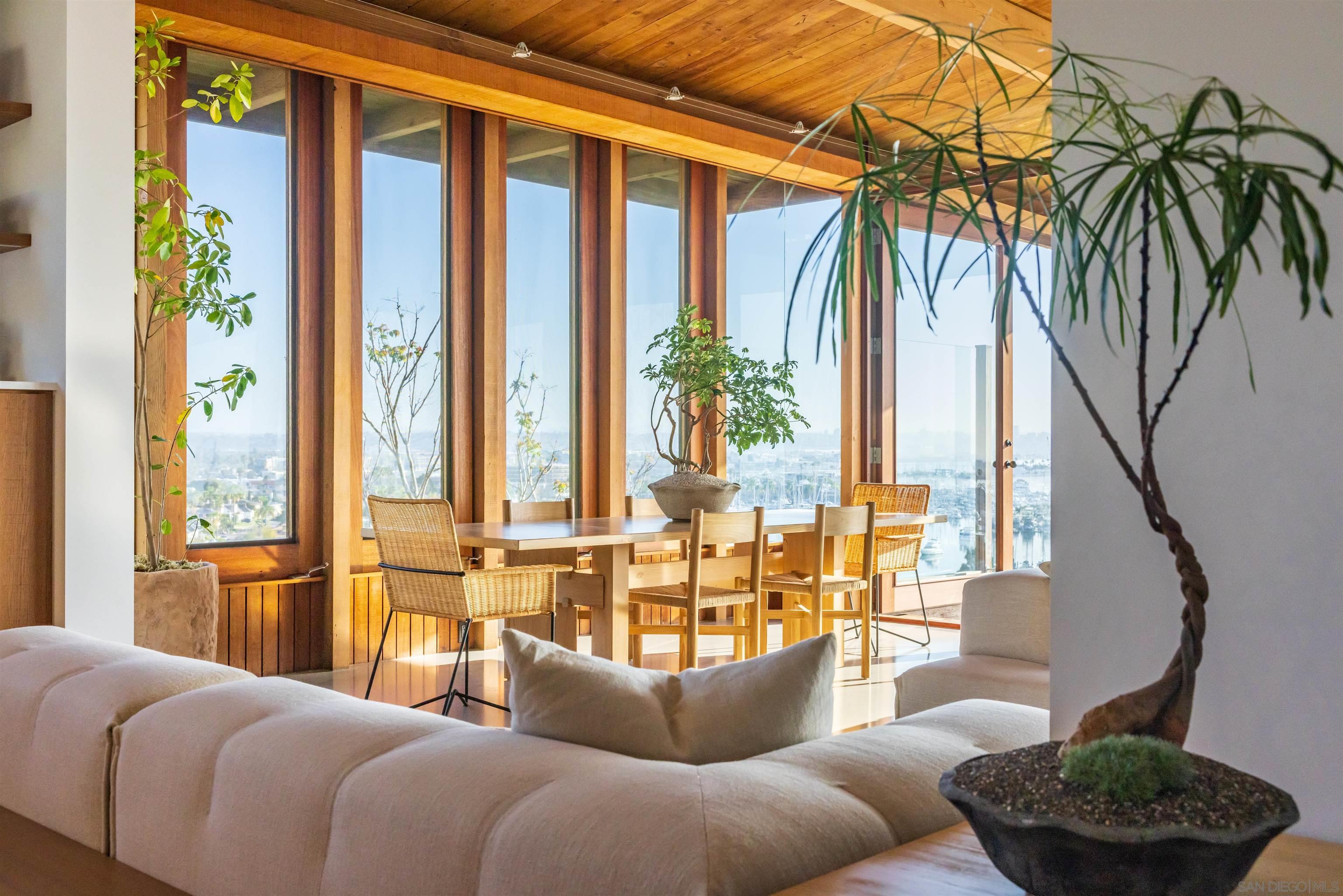 Detail Gallery Image 8 of 29 For 3016  Rogers Street, San Diego,  CA 92106 - 3 Beds | 3/1 Baths