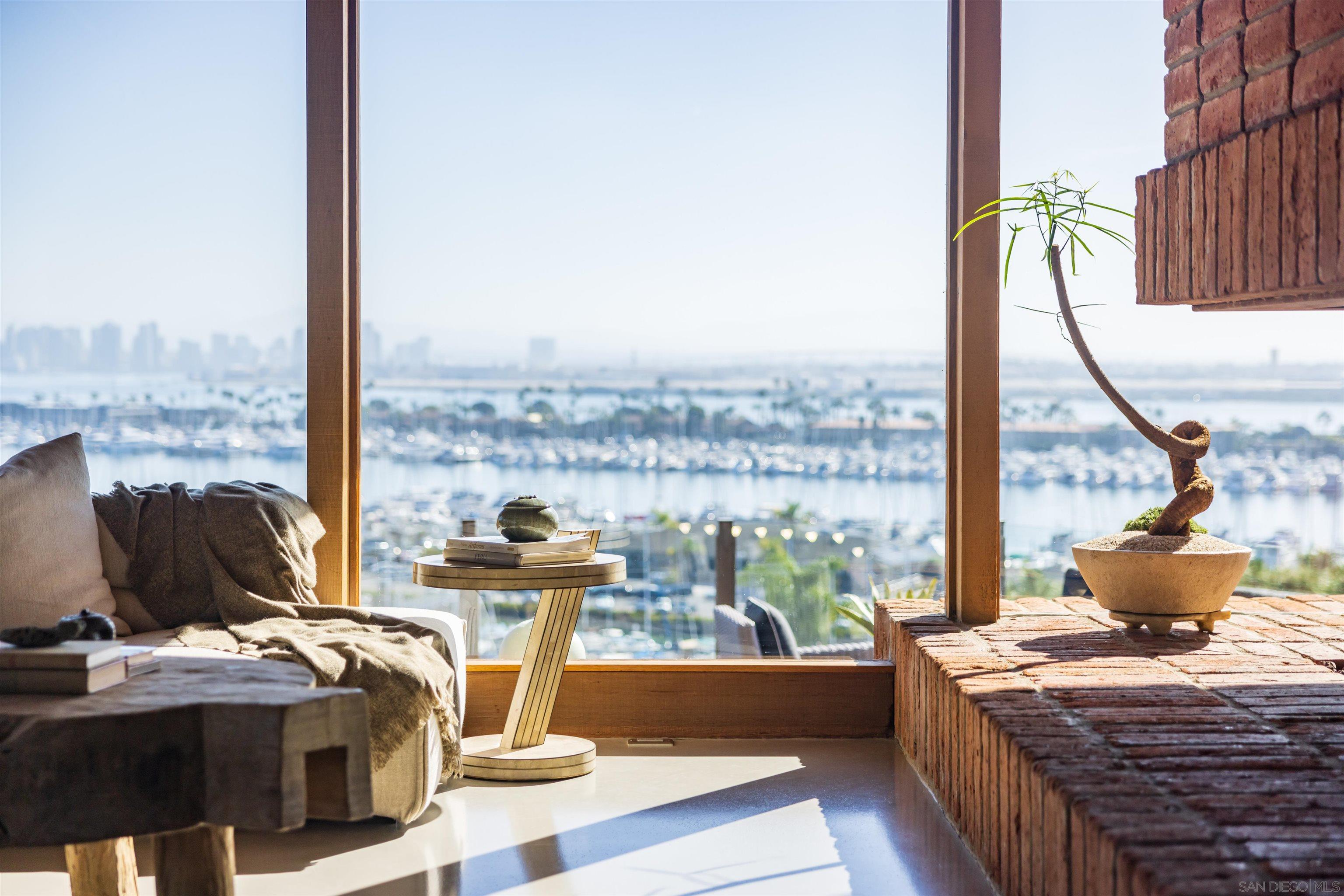 Detail Gallery Image 9 of 29 For 3016  Rogers Street, San Diego,  CA 92106 - 3 Beds | 3/1 Baths