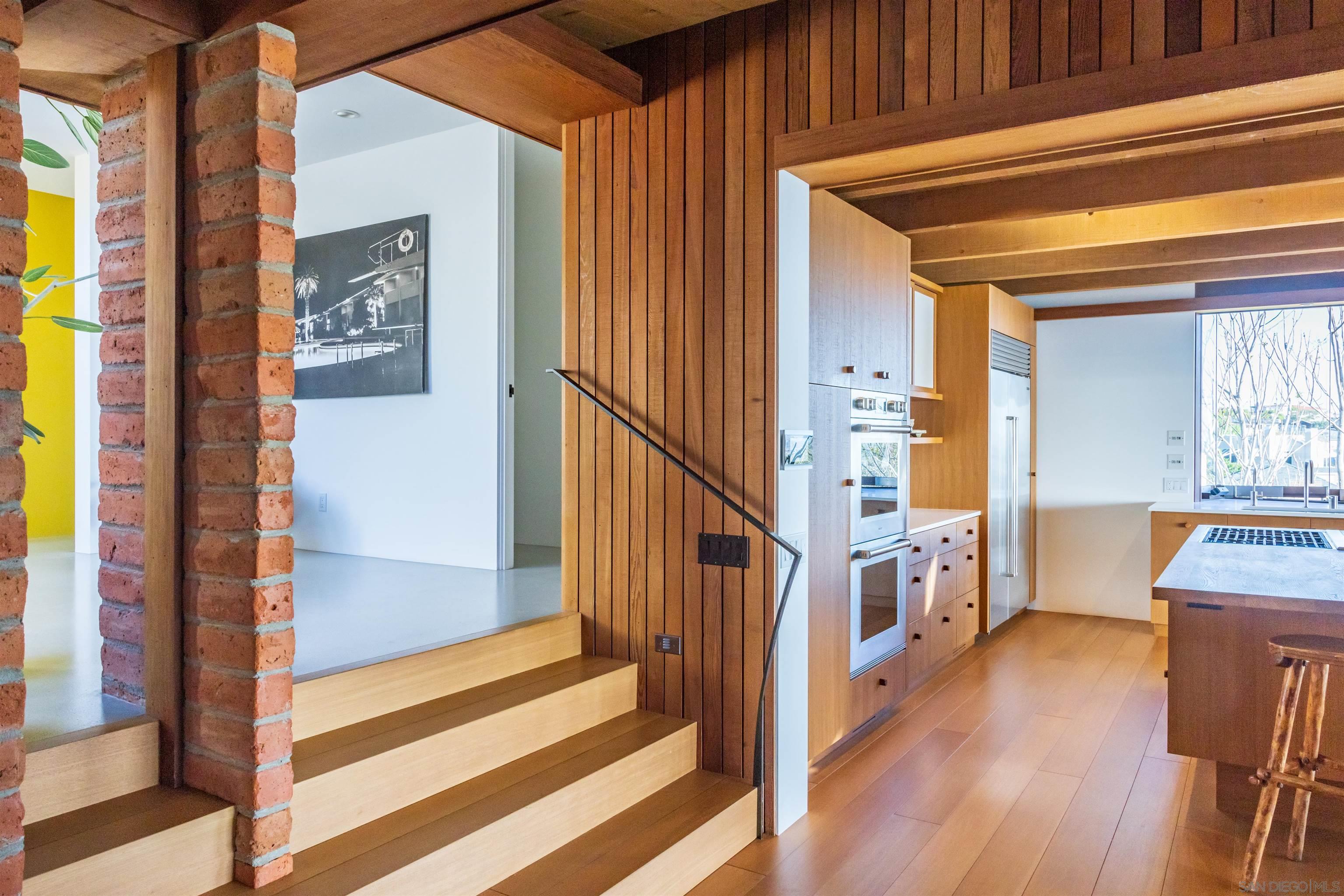 Detail Gallery Image 10 of 29 For 3016  Rogers Street, San Diego,  CA 92106 - 3 Beds | 3/1 Baths