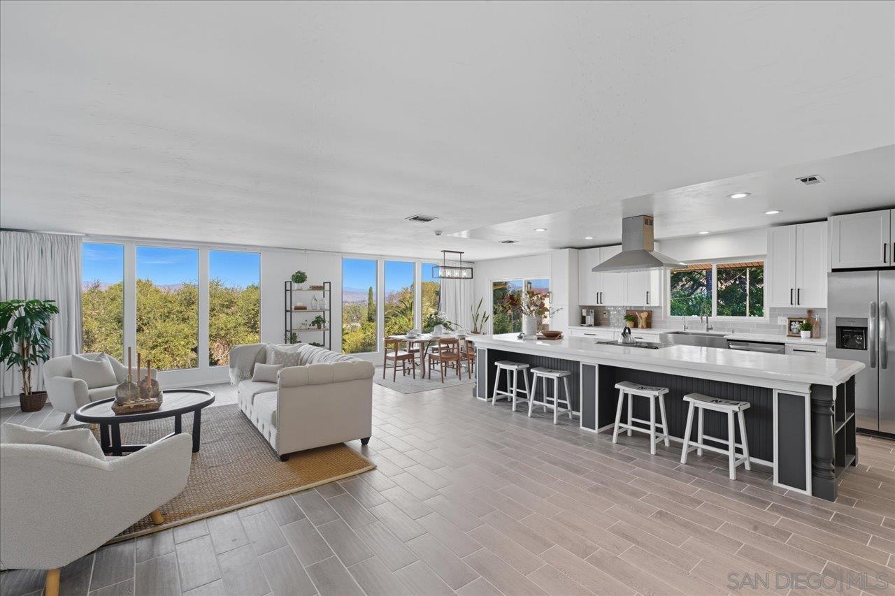 Detail Gallery Image 4 of 49 For 1109  via La Cuesta, Escondido,  CA 92029 - 4 Beds | 2 Baths