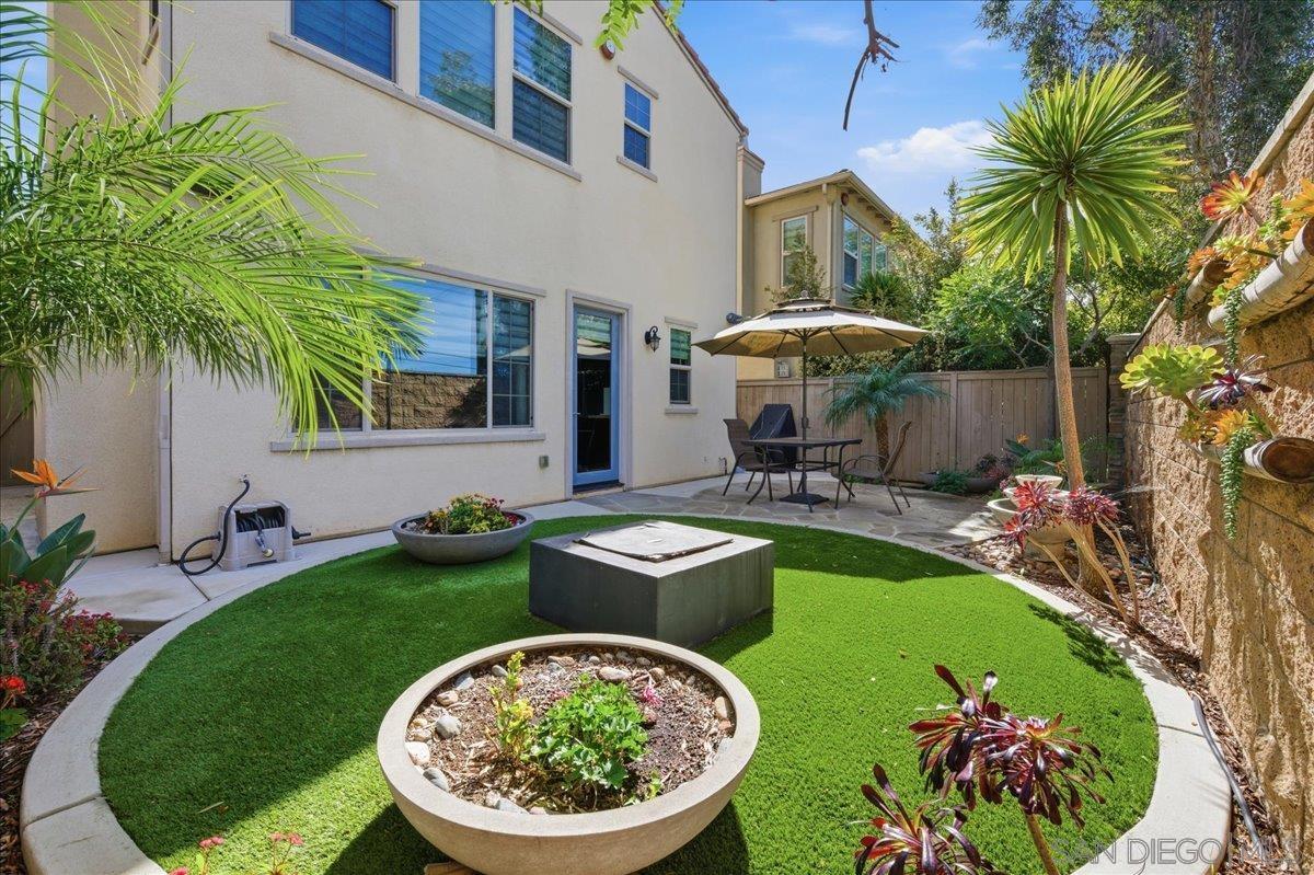 Detail Gallery Image 15 of 27 For 2076  Blue Oak Lane, Vista,  CA 92084 - 3 Beds | 2/1 Baths