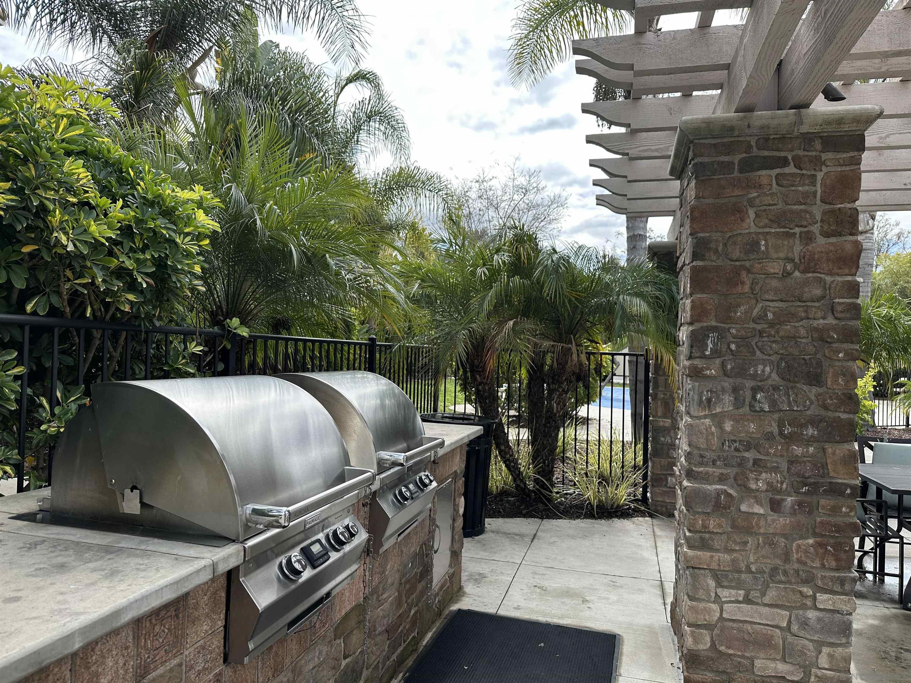 Detail Gallery Image 18 of 27 For 2076  Blue Oak Lane, Vista,  CA 92084 - 3 Beds | 2/1 Baths