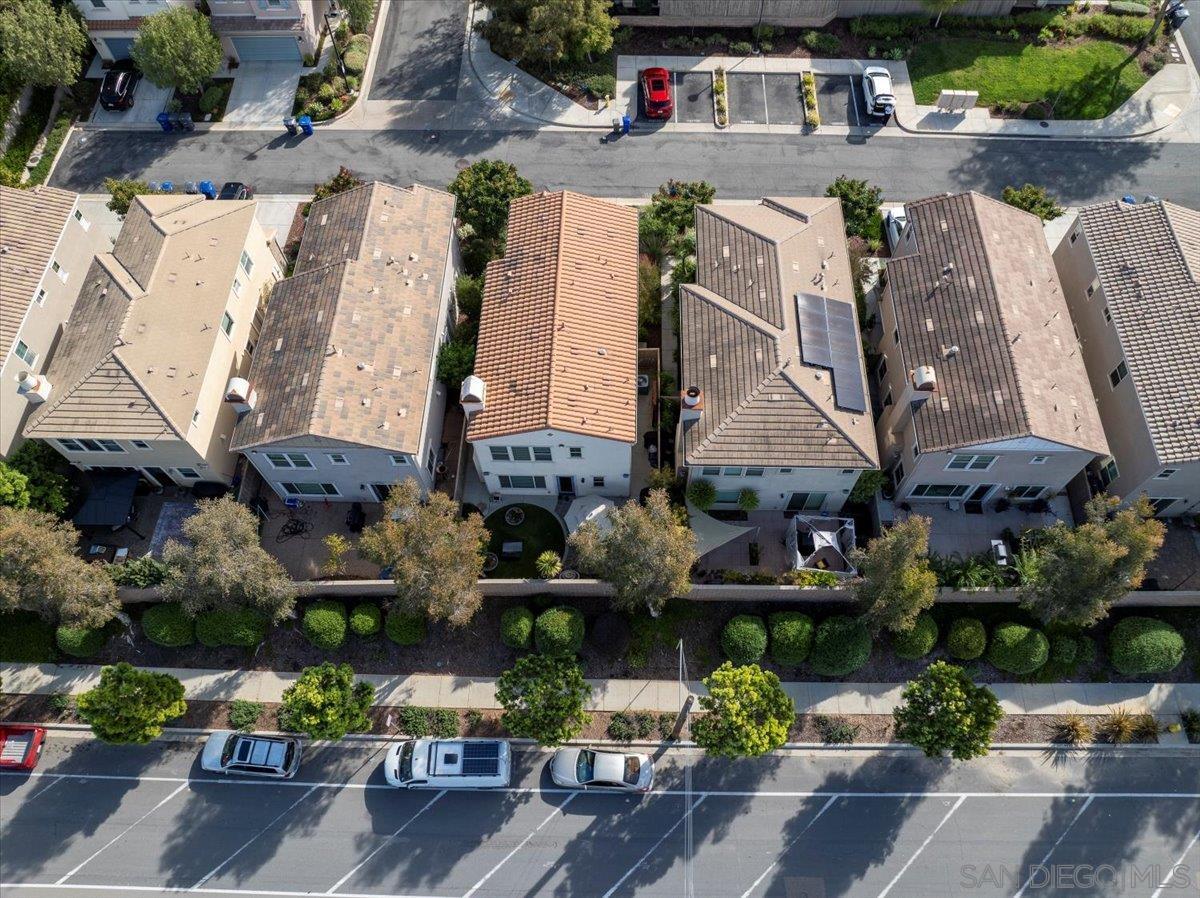 Detail Gallery Image 21 of 27 For 2076  Blue Oak Lane, Vista,  CA 92084 - 3 Beds | 2/1 Baths