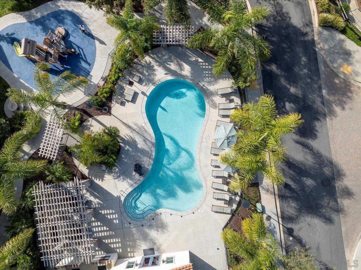 Detail Gallery Image 24 of 27 For 2076  Blue Oak Lane, Vista,  CA 92084 - 3 Beds | 2/1 Baths