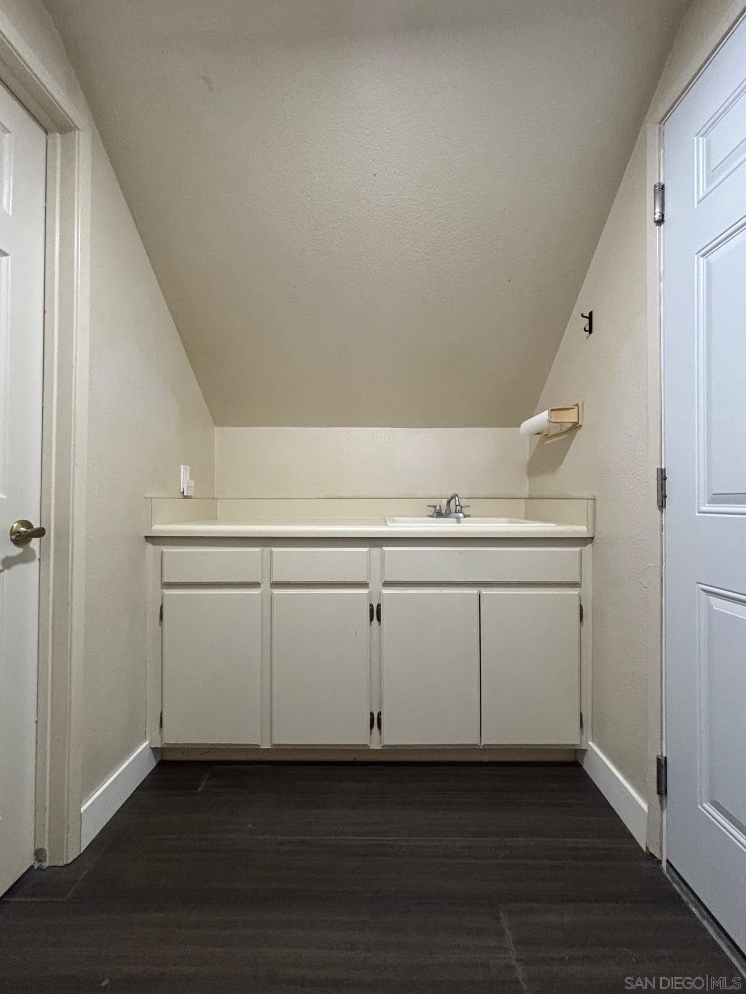 Detail Gallery Image 34 of 55 For 672  Chateau Place, Escondido,  CA 92029 - 4 Beds | 3 Baths