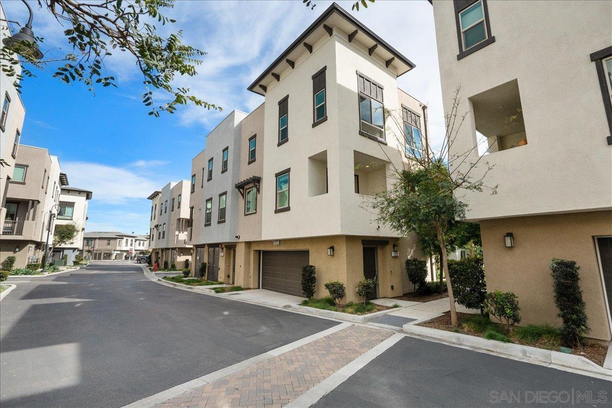 Detail Gallery Image 23 of 34 For 2325  Verano Way, Vista,  CA 92081 - 2 Beds | 2/1 Baths