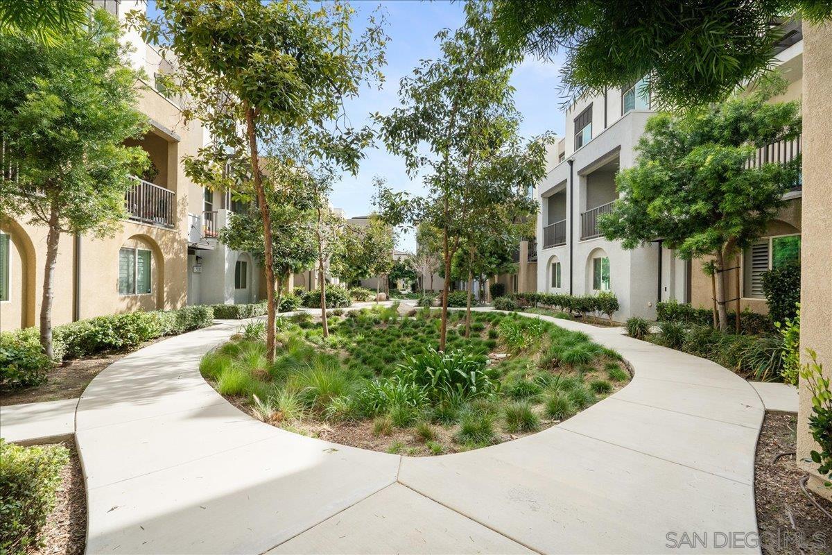 Detail Gallery Image 28 of 34 For 2325  Verano Way, Vista,  CA 92081 - 2 Beds | 2/1 Baths