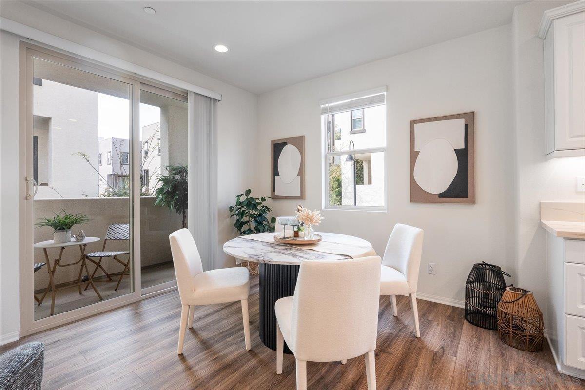 Detail Gallery Image 5 of 34 For 2325  Verano Way, Vista,  CA 92081 - 2 Beds | 2/1 Baths