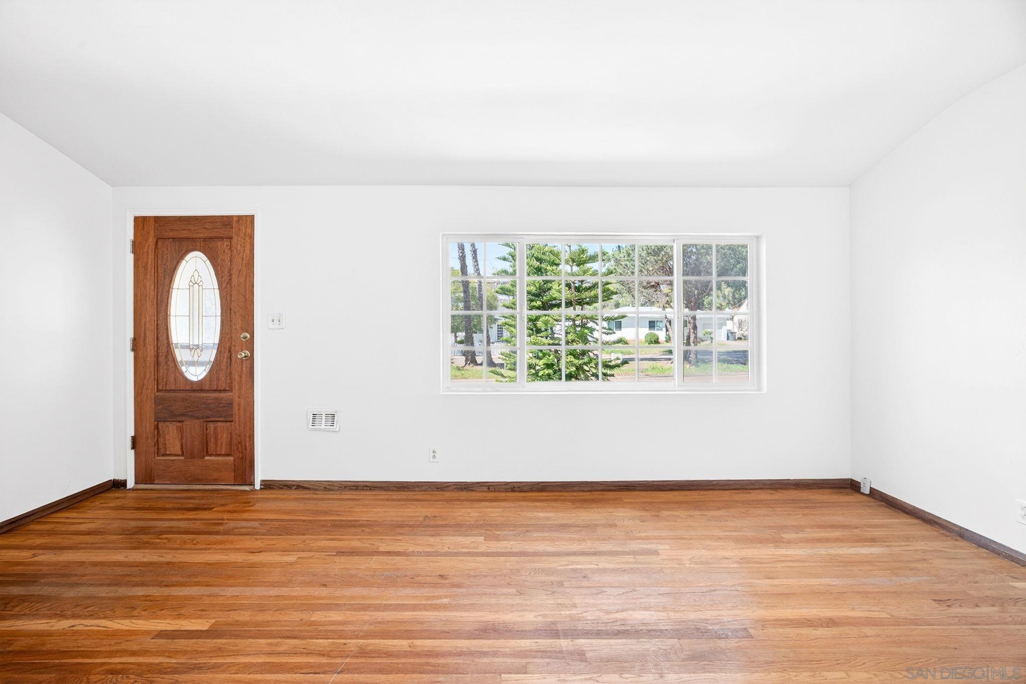 Detail Gallery Image 5 of 45 For 3451  Fairway Dr, La Mesa,  CA 91941 - 3 Beds | 2 Baths