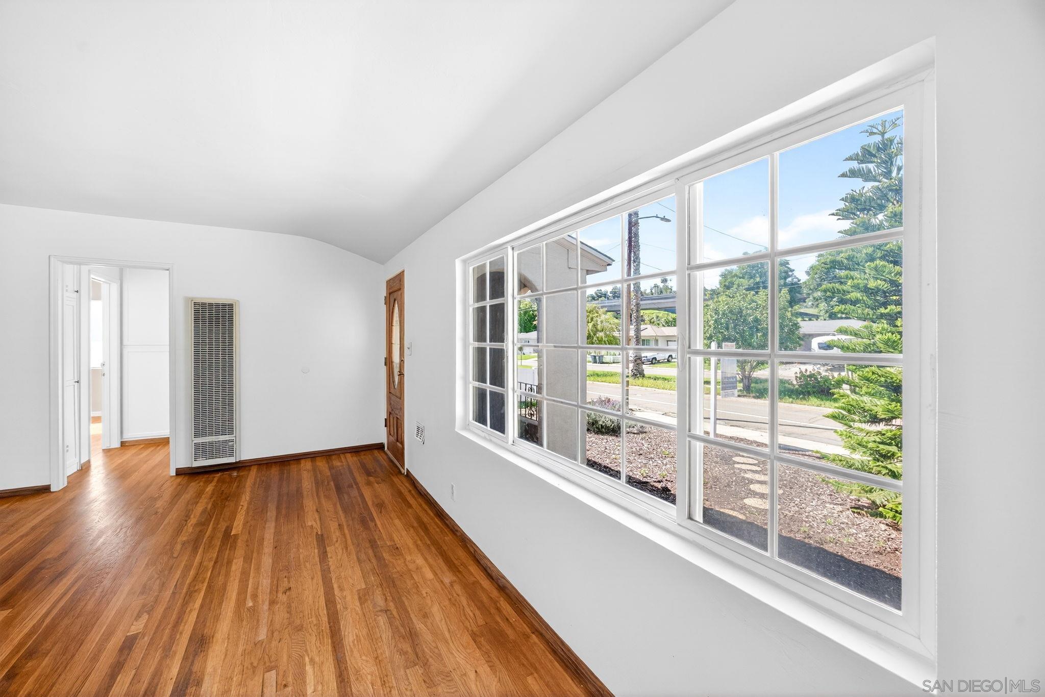 Detail Gallery Image 6 of 45 For 3451  Fairway Dr, La Mesa,  CA 91941 - 3 Beds | 2 Baths