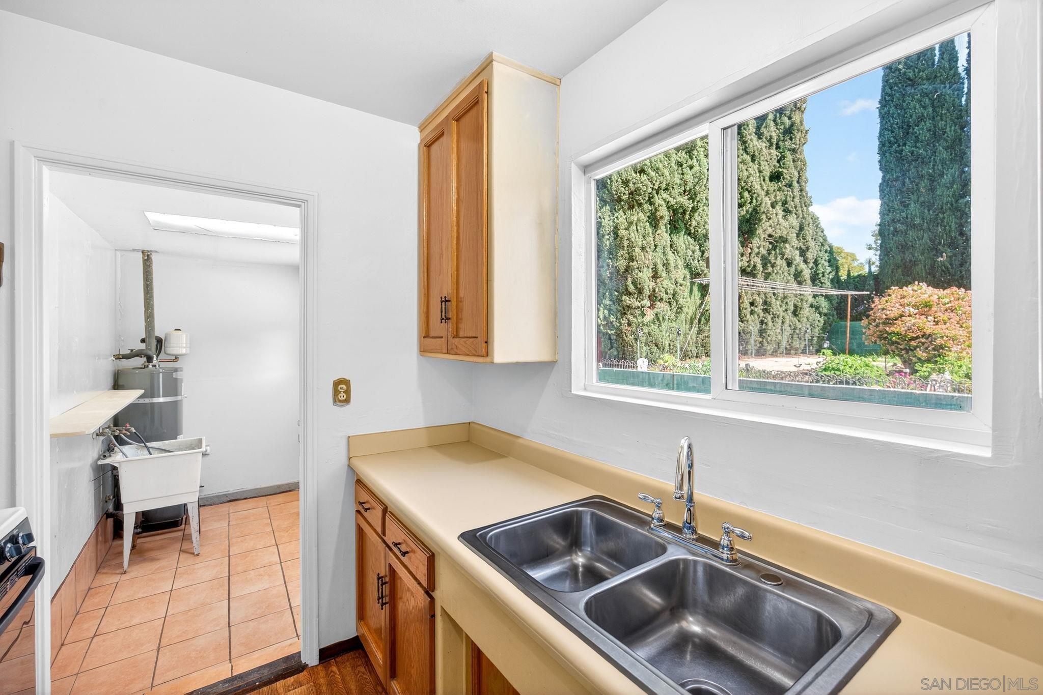 Detail Gallery Image 9 of 45 For 3451  Fairway Dr, La Mesa,  CA 91941 - 3 Beds | 2 Baths