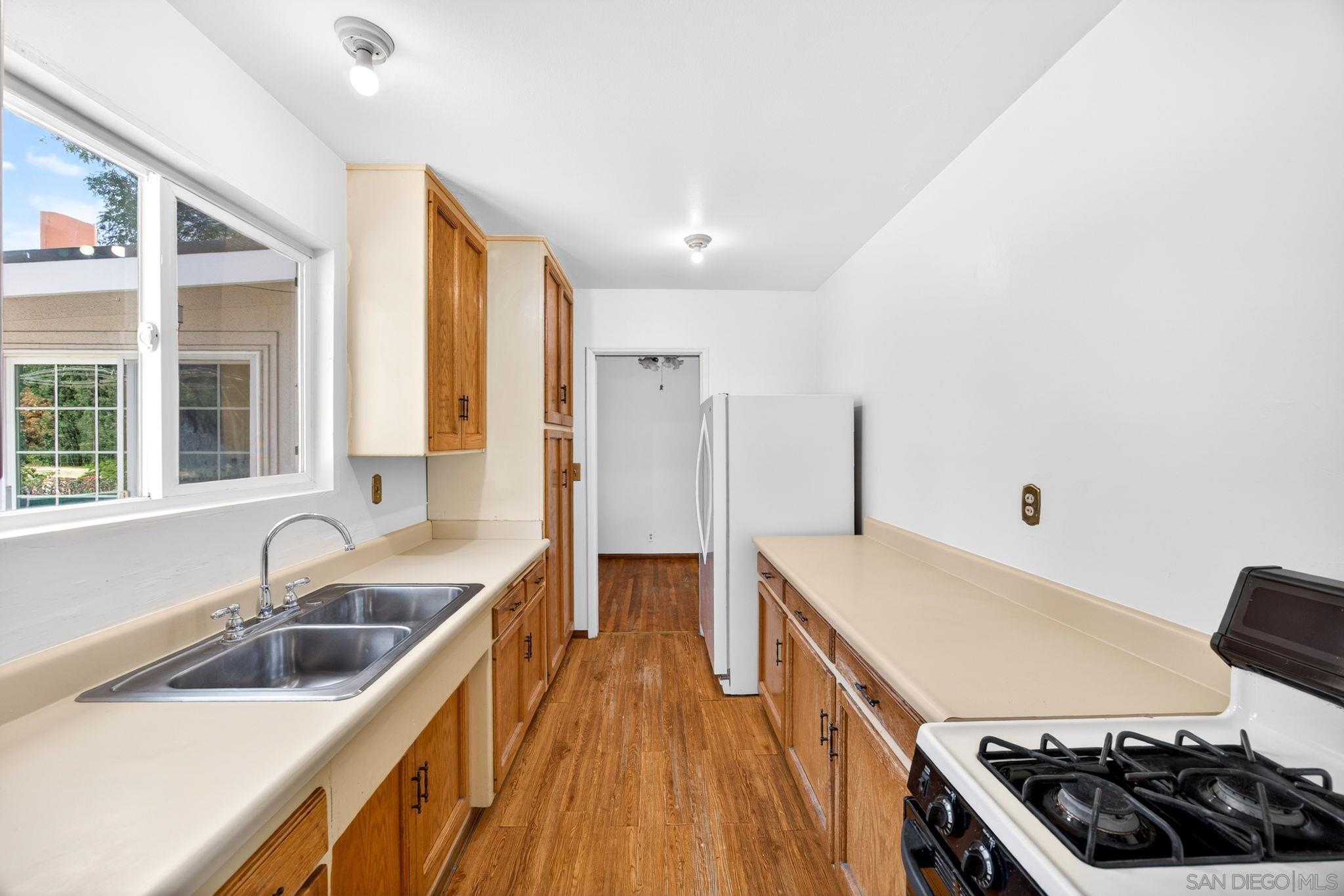 Detail Gallery Image 10 of 45 For 3451  Fairway Dr, La Mesa,  CA 91941 - 3 Beds | 2 Baths