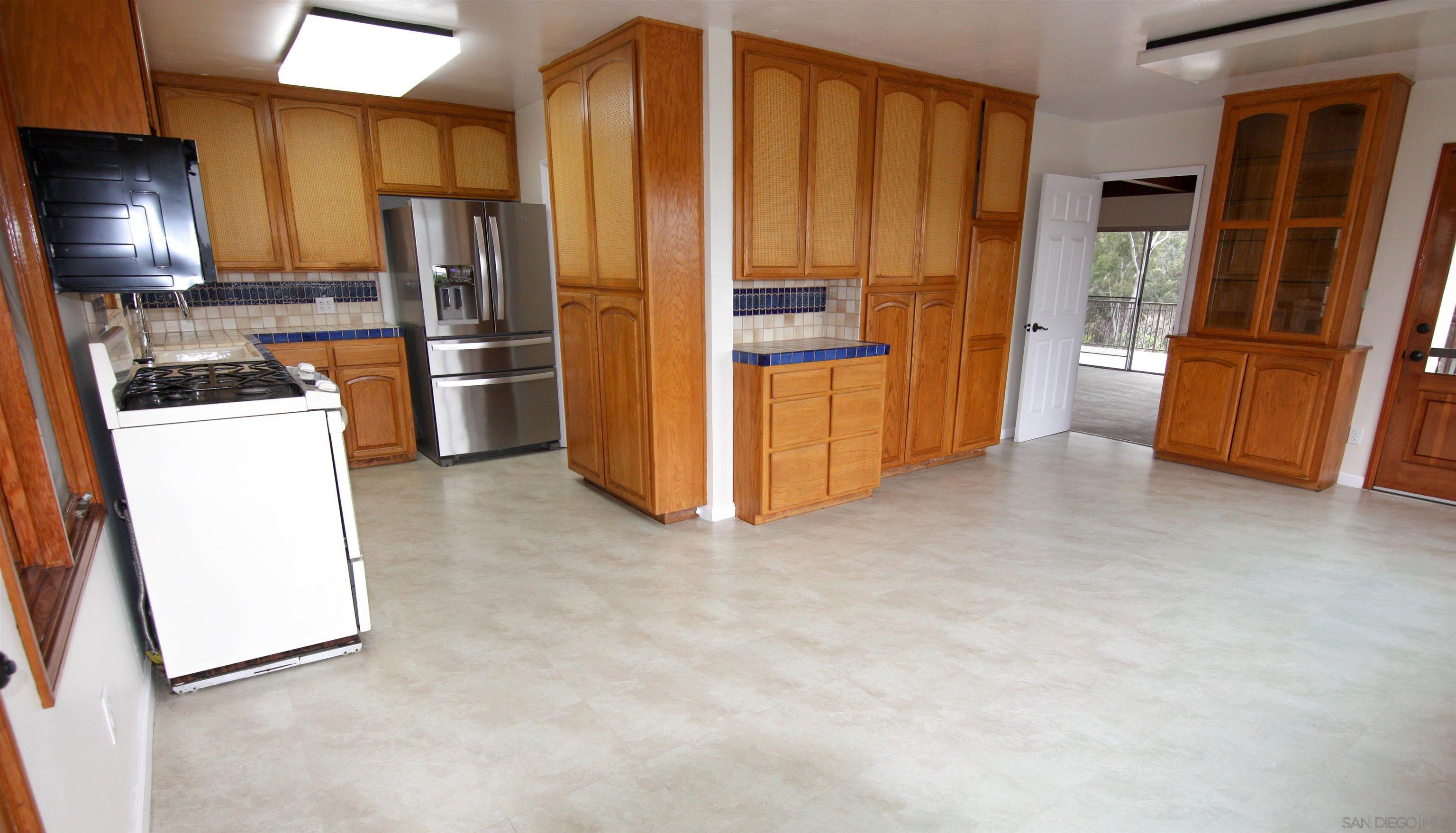 Detail Gallery Image 14 of 26 For 3861  Grandview Pl, Bonita,  CA 91902 - 4 Beds | 3 Baths