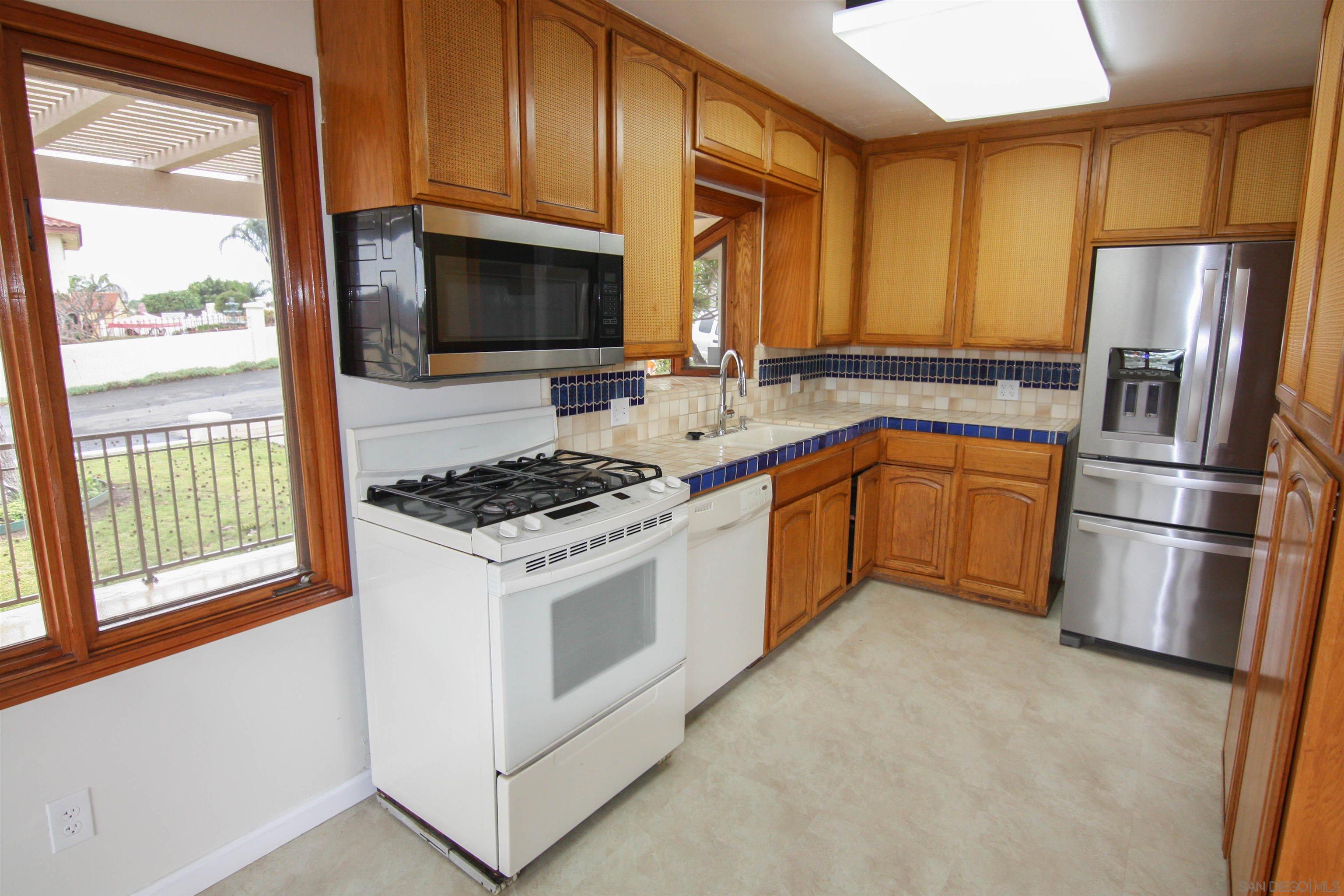 Detail Gallery Image 15 of 26 For 3861  Grandview Pl, Bonita,  CA 91902 - 4 Beds | 3 Baths