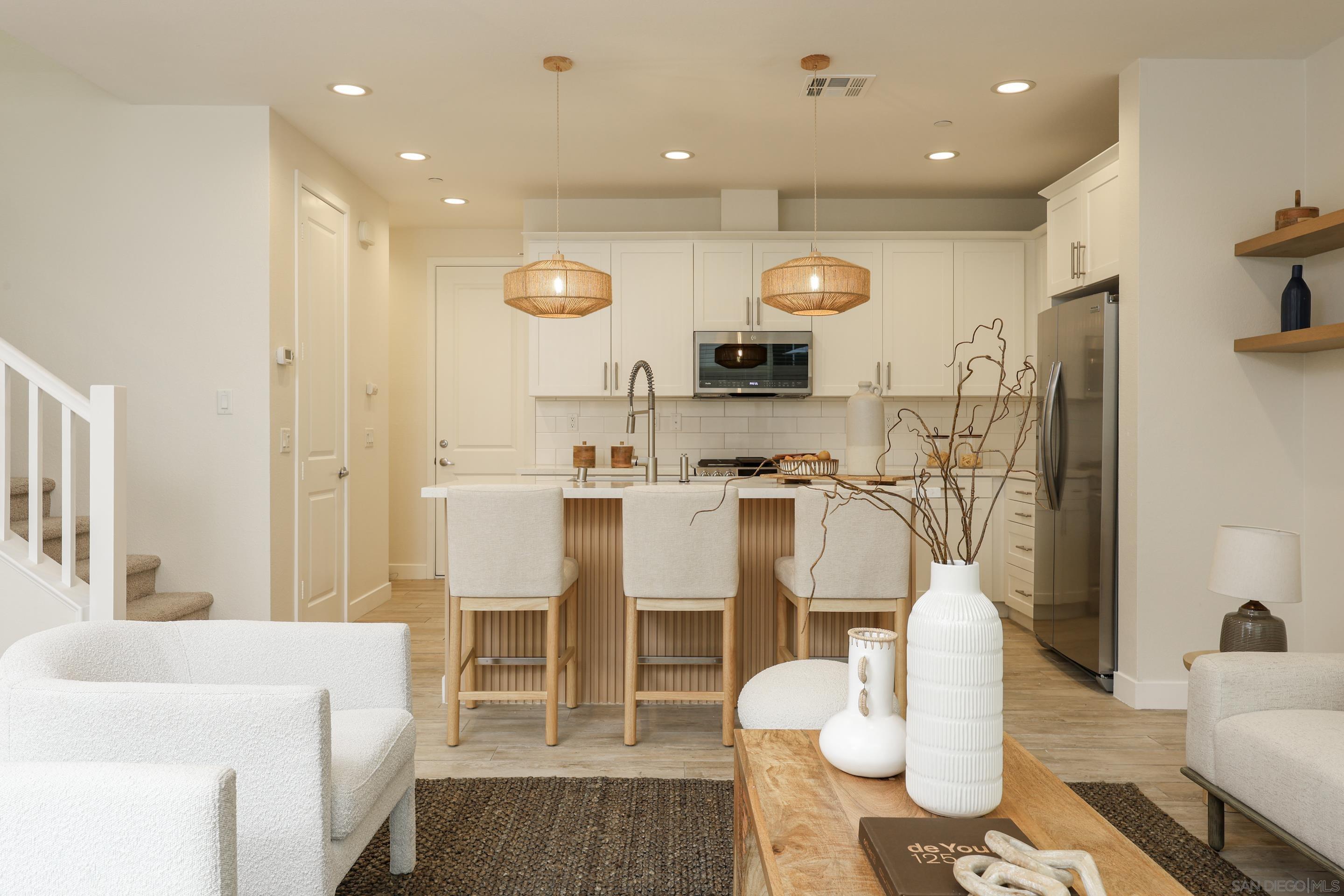 Detail Gallery Image 12 of 57 For 3269  Vestra Way, Carlsbad,  CA 92010 - 3 Beds | 2/1 Baths