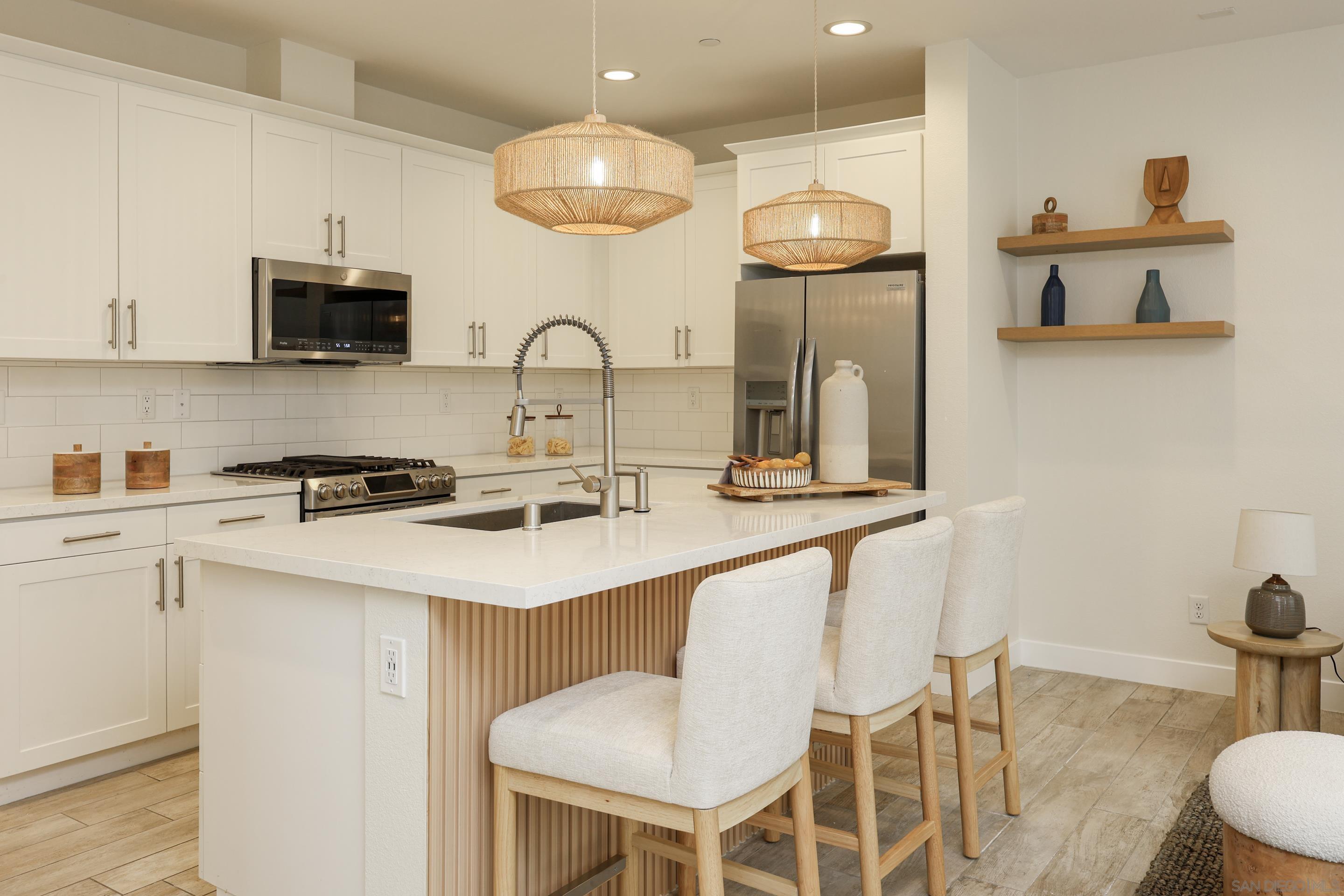 Detail Gallery Image 16 of 57 For 3269  Vestra Way, Carlsbad,  CA 92010 - 3 Beds | 2/1 Baths