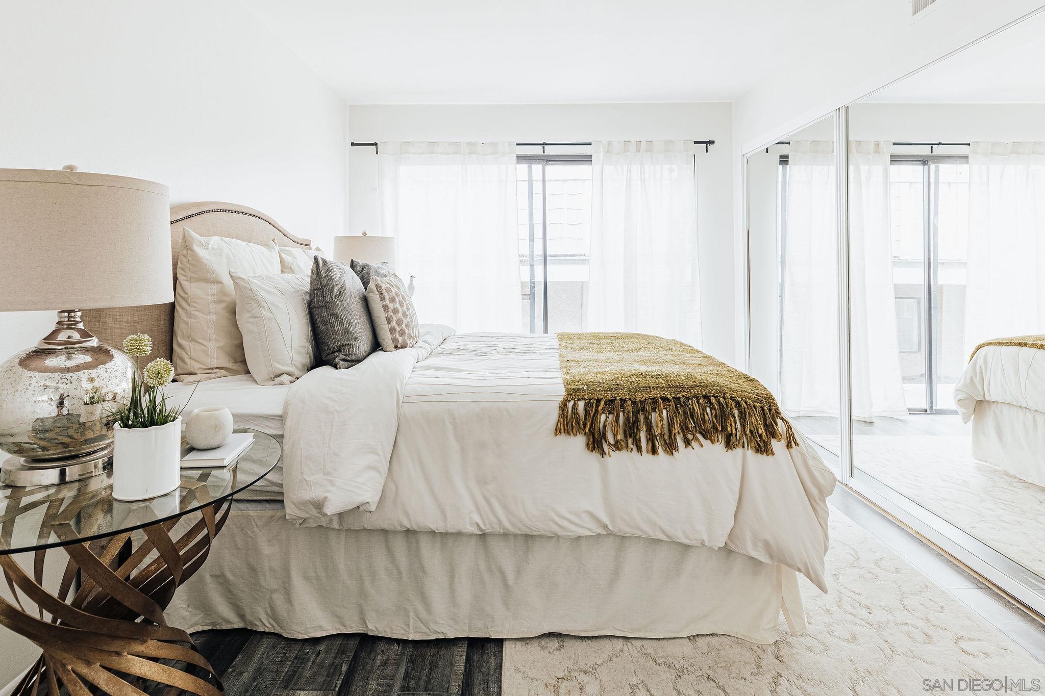 Detail Gallery Image 21 of 50 For 4652  Don Lorenzo Dr  a,  Los Angeles,  CA 90008 - 3 Beds | 3 Baths