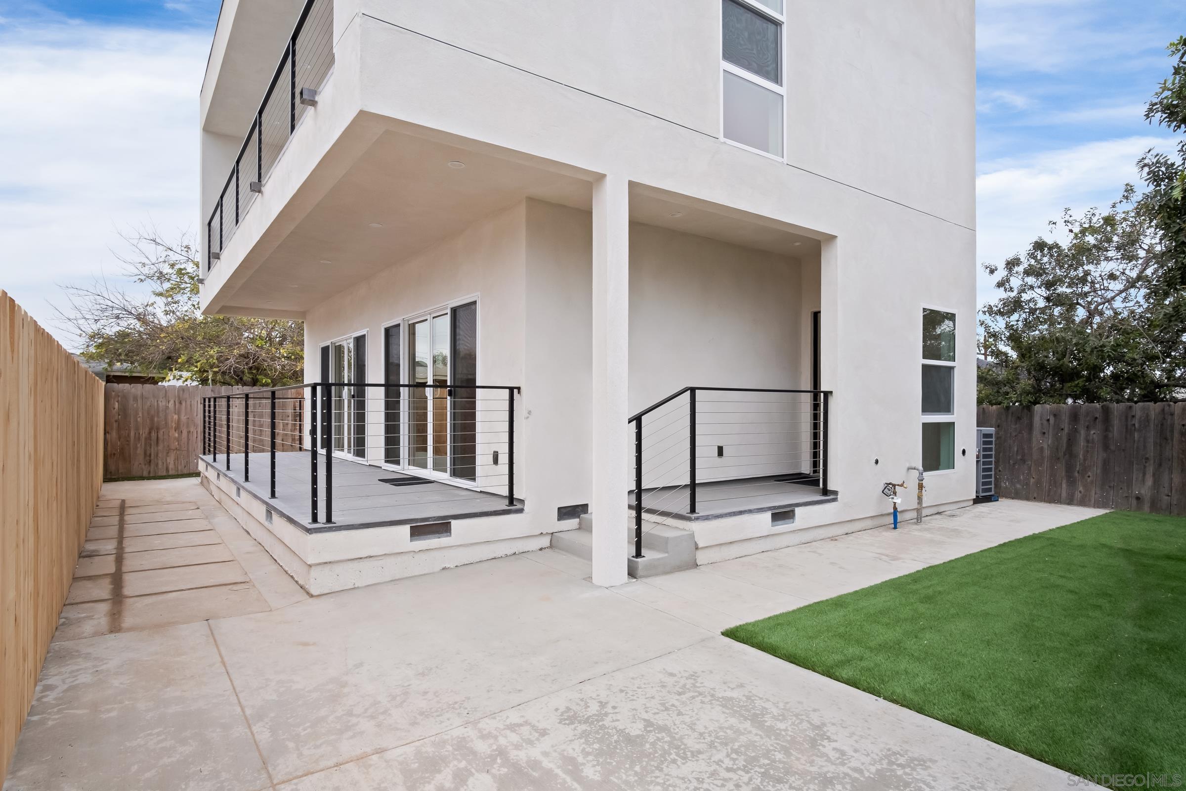 Front Image Thumbnail for SD260004491