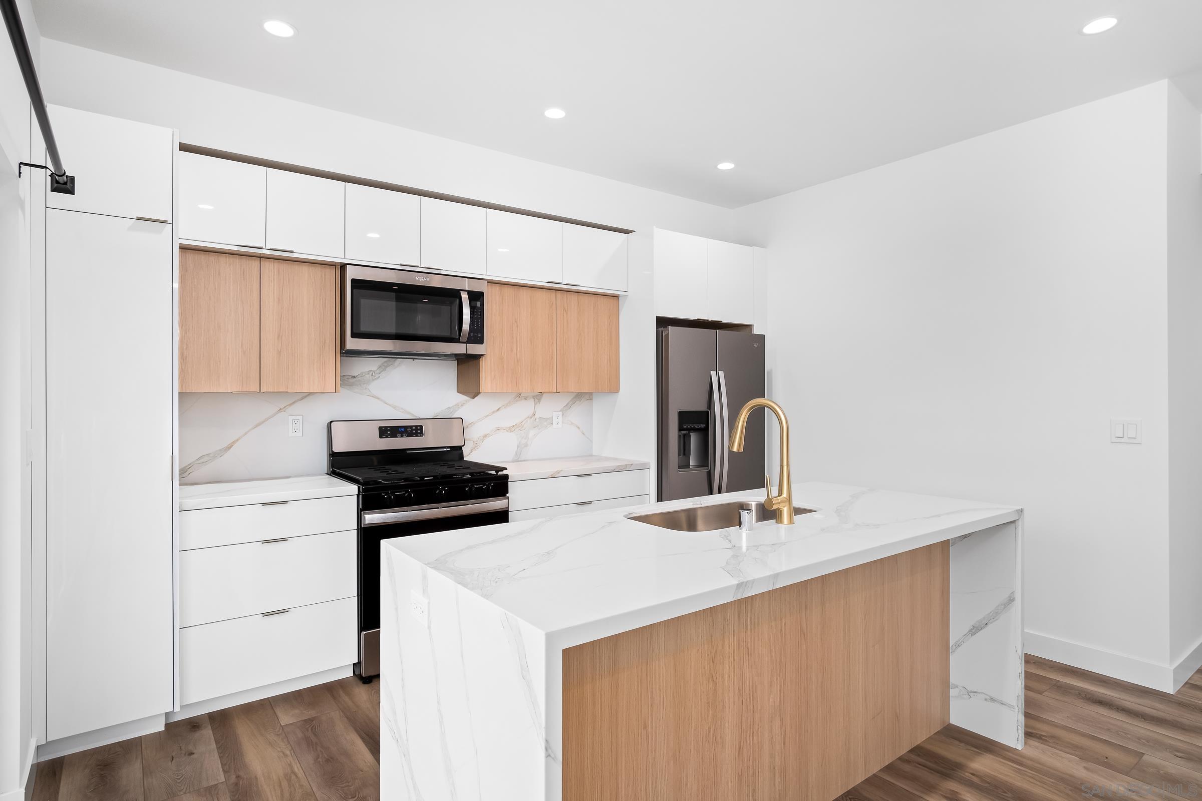 Detail Gallery Image 8 of 29 For 5230-32  Rincon St, San Diego,  CA 92115 - – Beds | – Baths