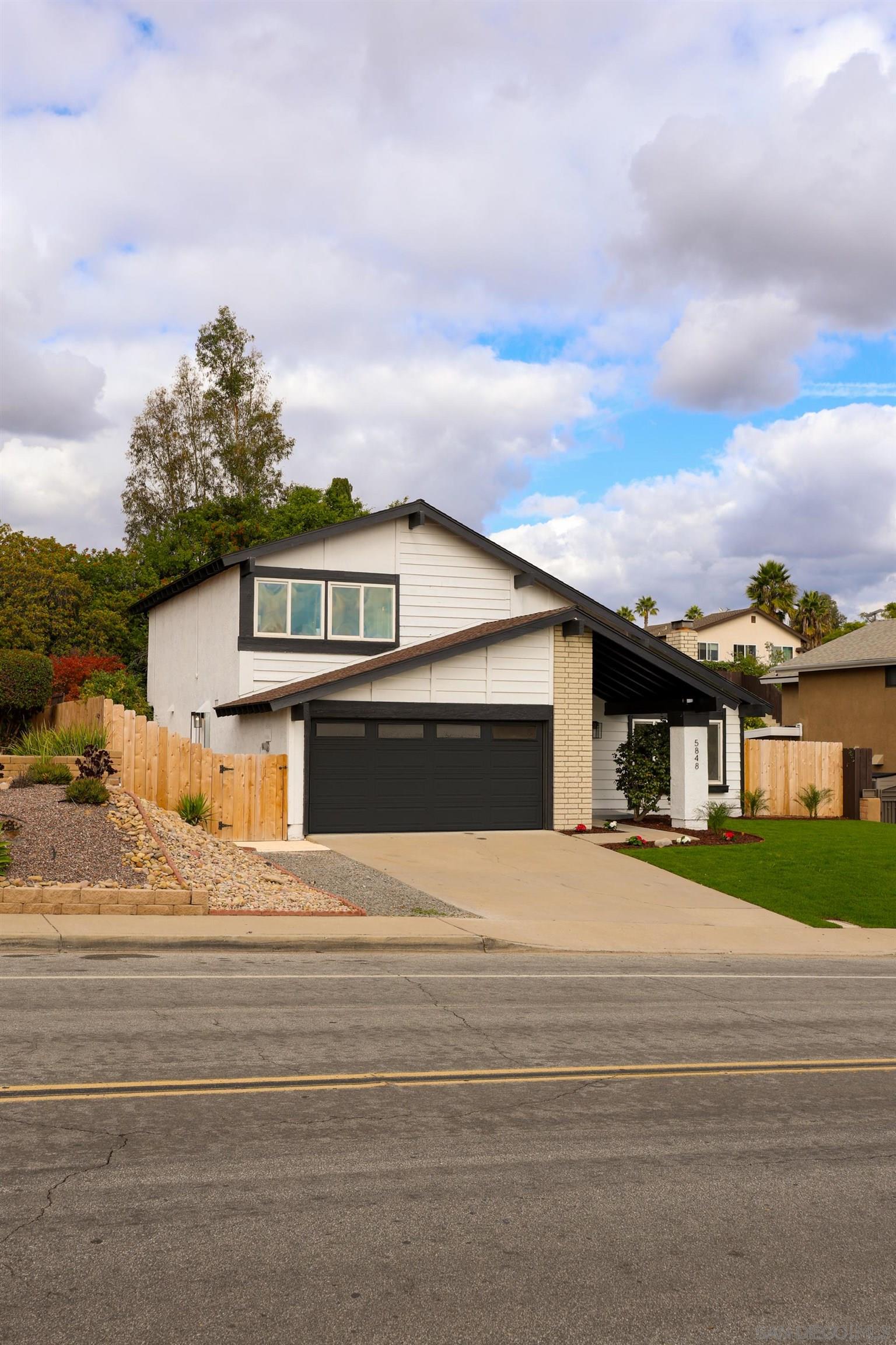 Detail Gallery Image 3 of 55 For 5848  Antigua Blvd, San Diego,  CA 92124 - 4 Beds | 2/1 Baths