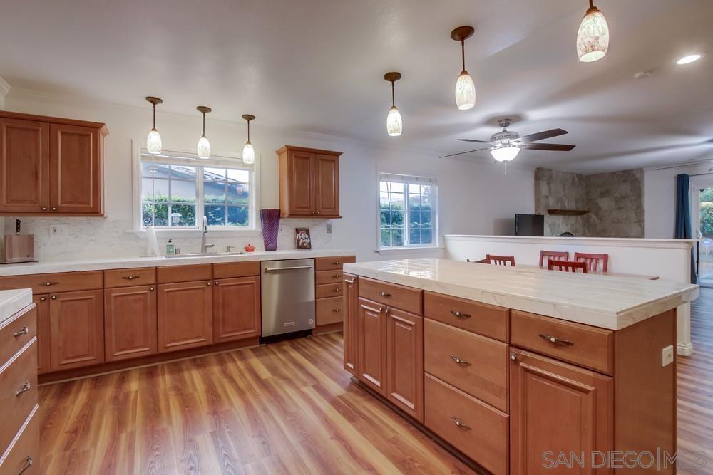 Detail Gallery Image 3 of 34 For 10520  El Nopal, Santee,  CA 92071 - 3 Beds | 2 Baths