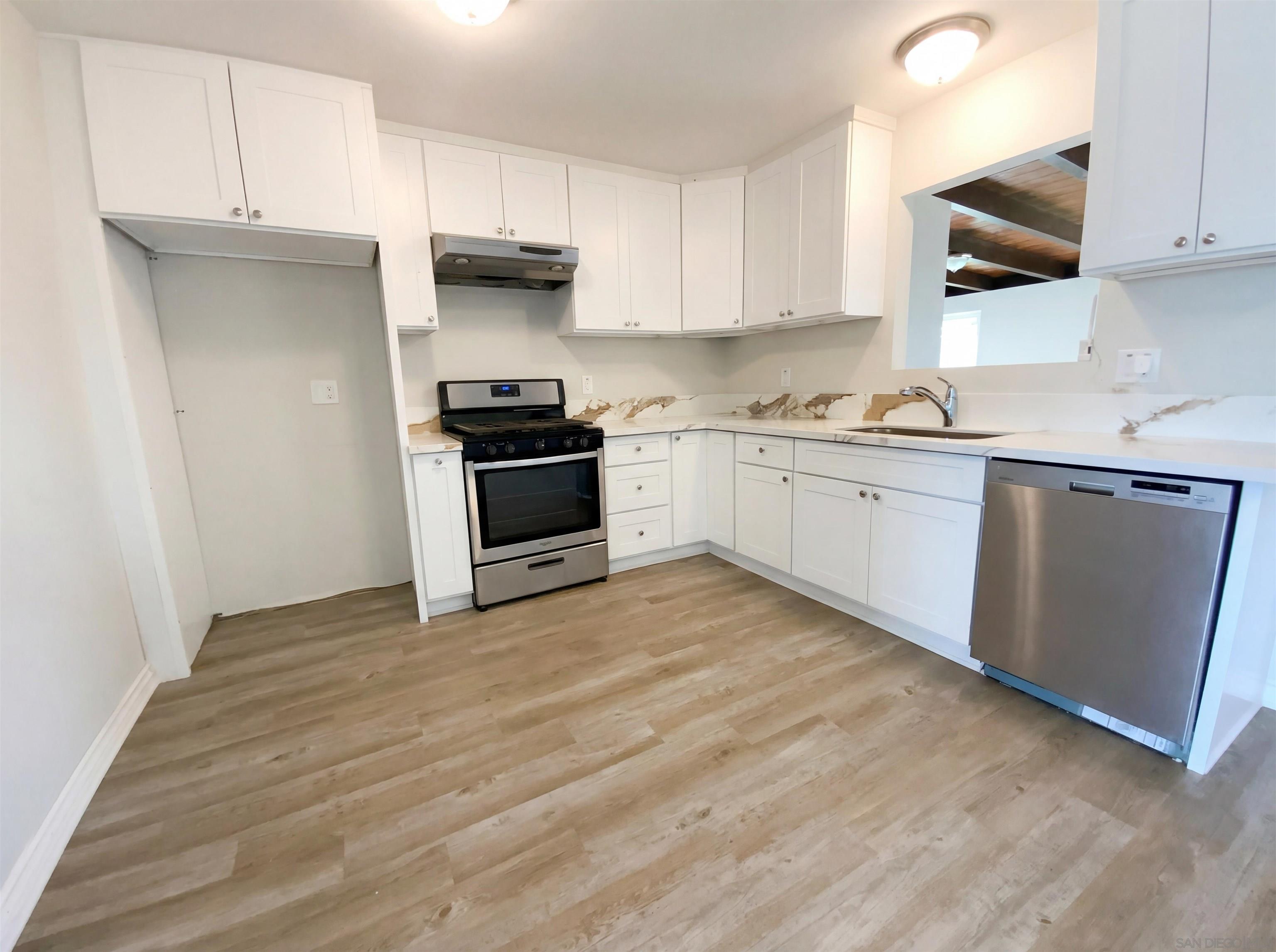 Detail Gallery Image 2 of 16 For 1268  Helix Ave, Chula Vista,  CA 91911 - 3 Beds | 1/1 Baths