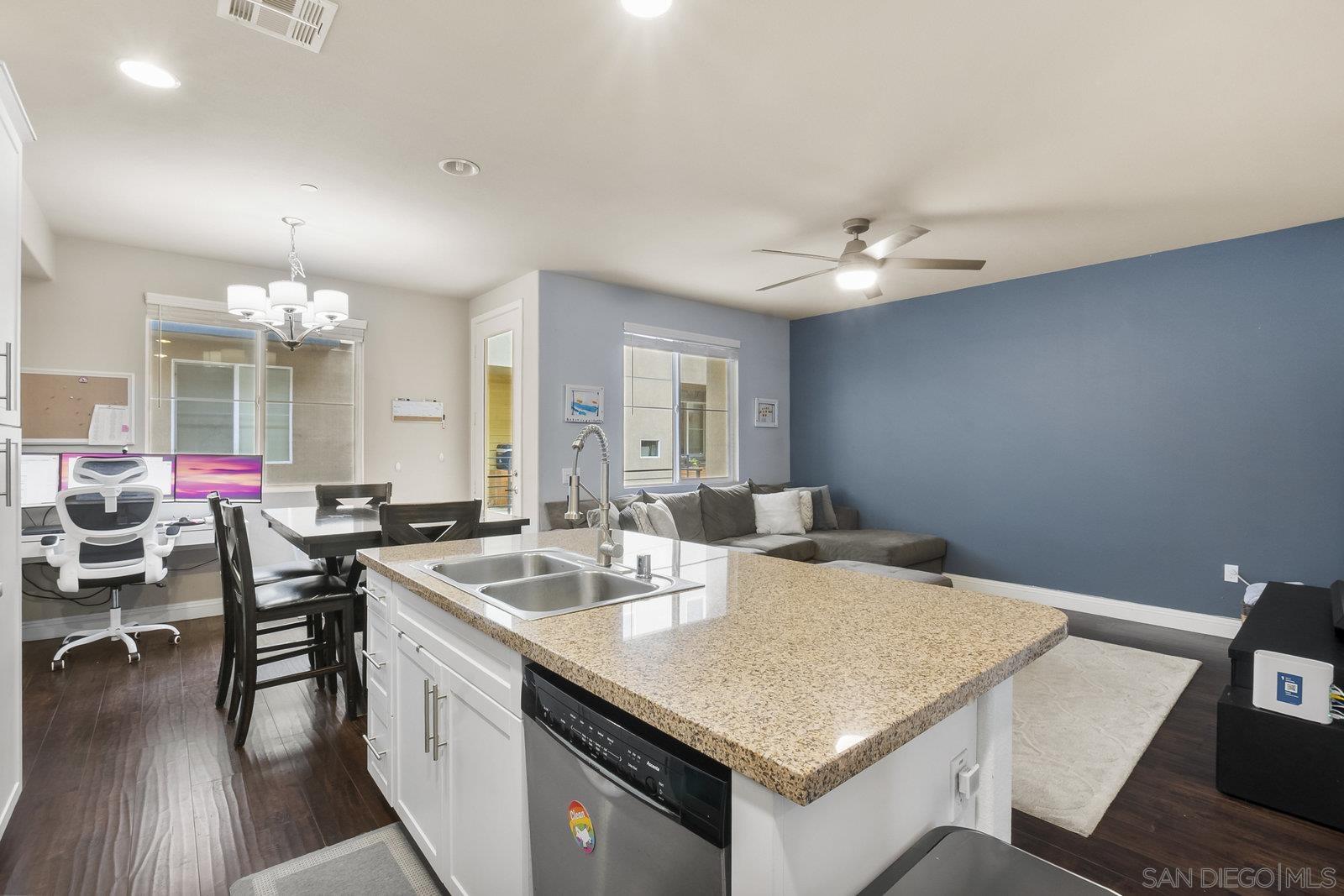 Detail Gallery Image 10 of 31 For 4541  Rainier Ave  #13,  San Diego,  CA 92120 - 4 Beds | 3 Baths