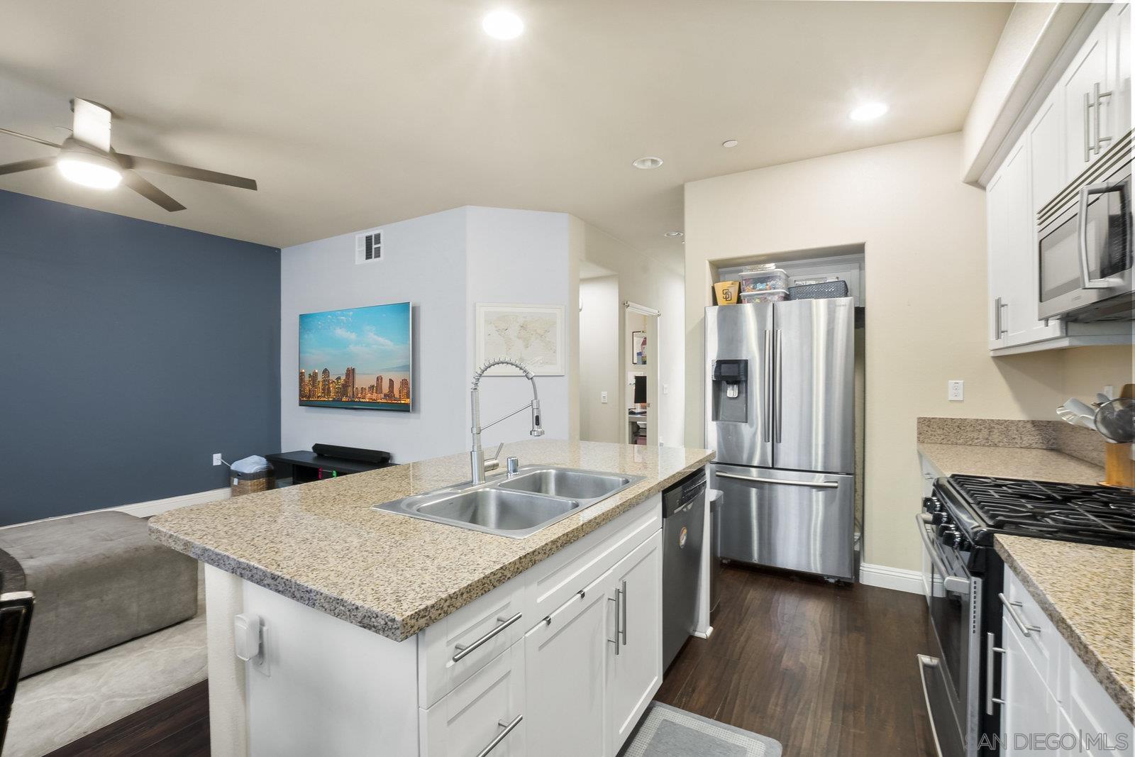 Detail Gallery Image 9 of 31 For 4541  Rainier Ave  #13,  San Diego,  CA 92120 - 4 Beds | 3 Baths