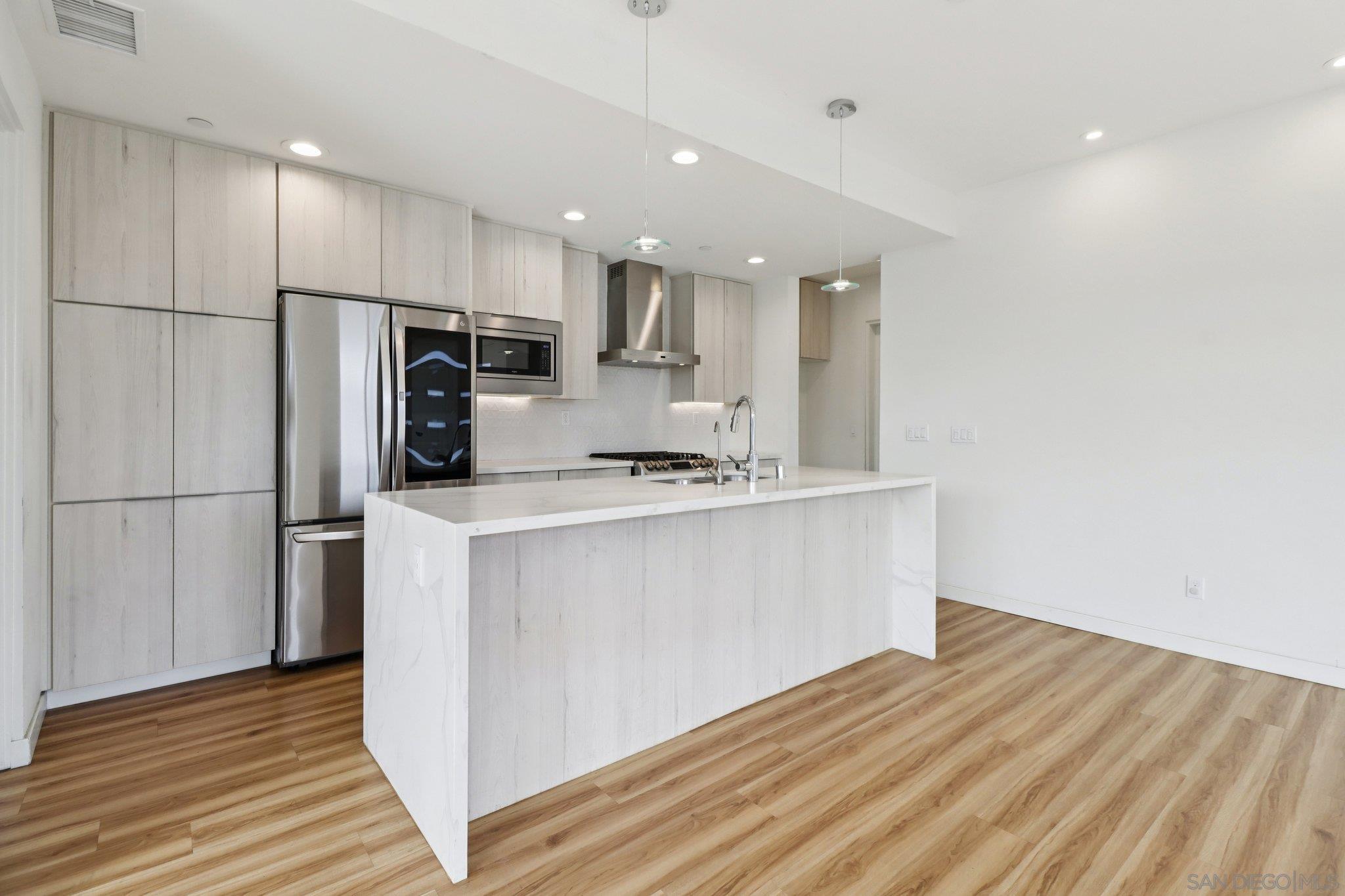 Detail Gallery Image 12 of 56 For 1166  Holly Ave  #1,  Imperial Beach,  CA 91932 - 4 Beds | 2/1 Baths